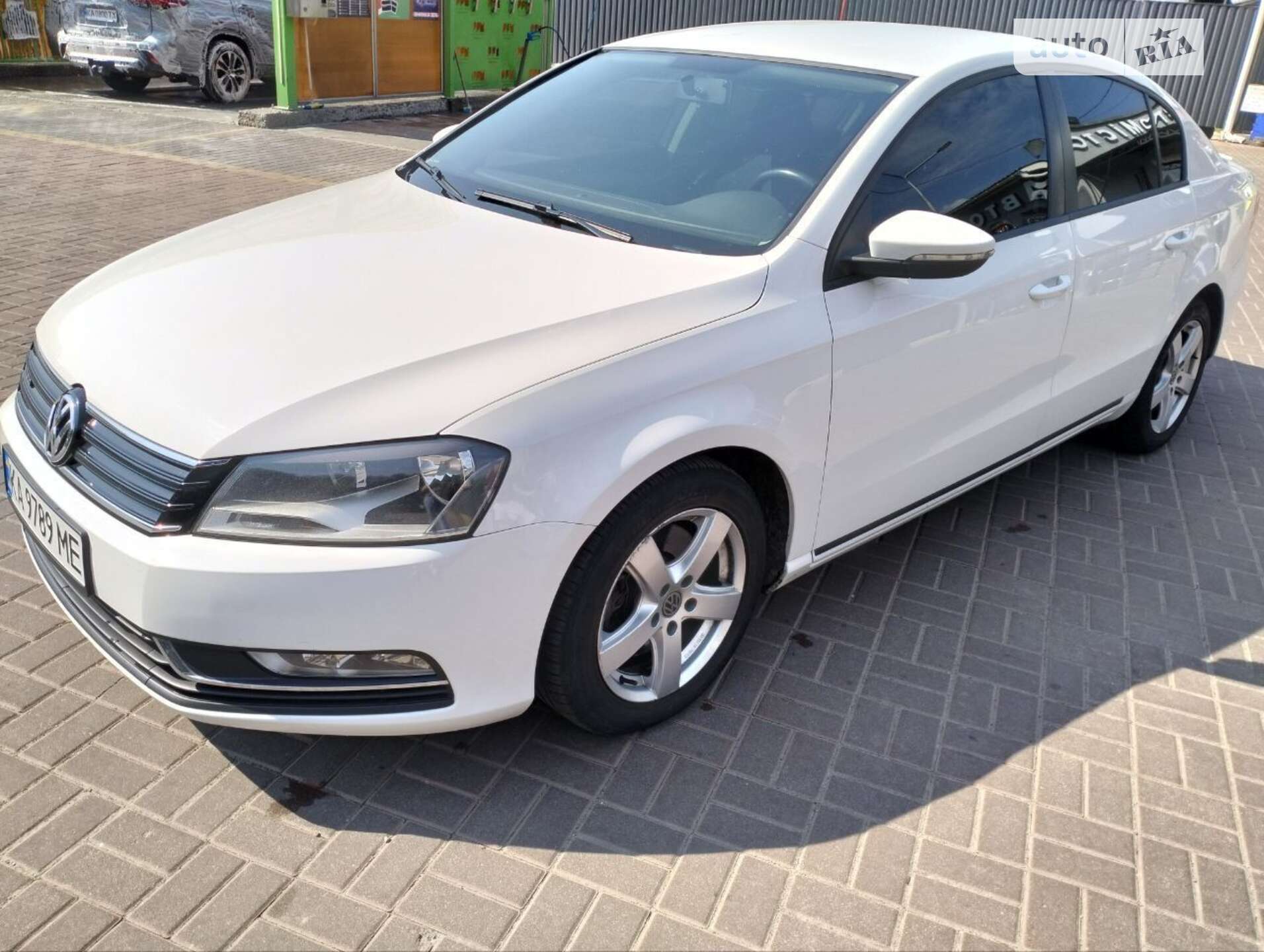 VOLKSWAGEN PASSAT 2011