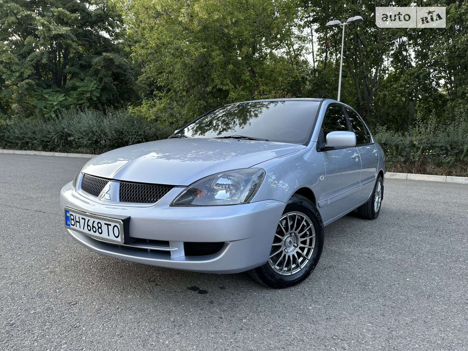 MITSUBISHI LANCER