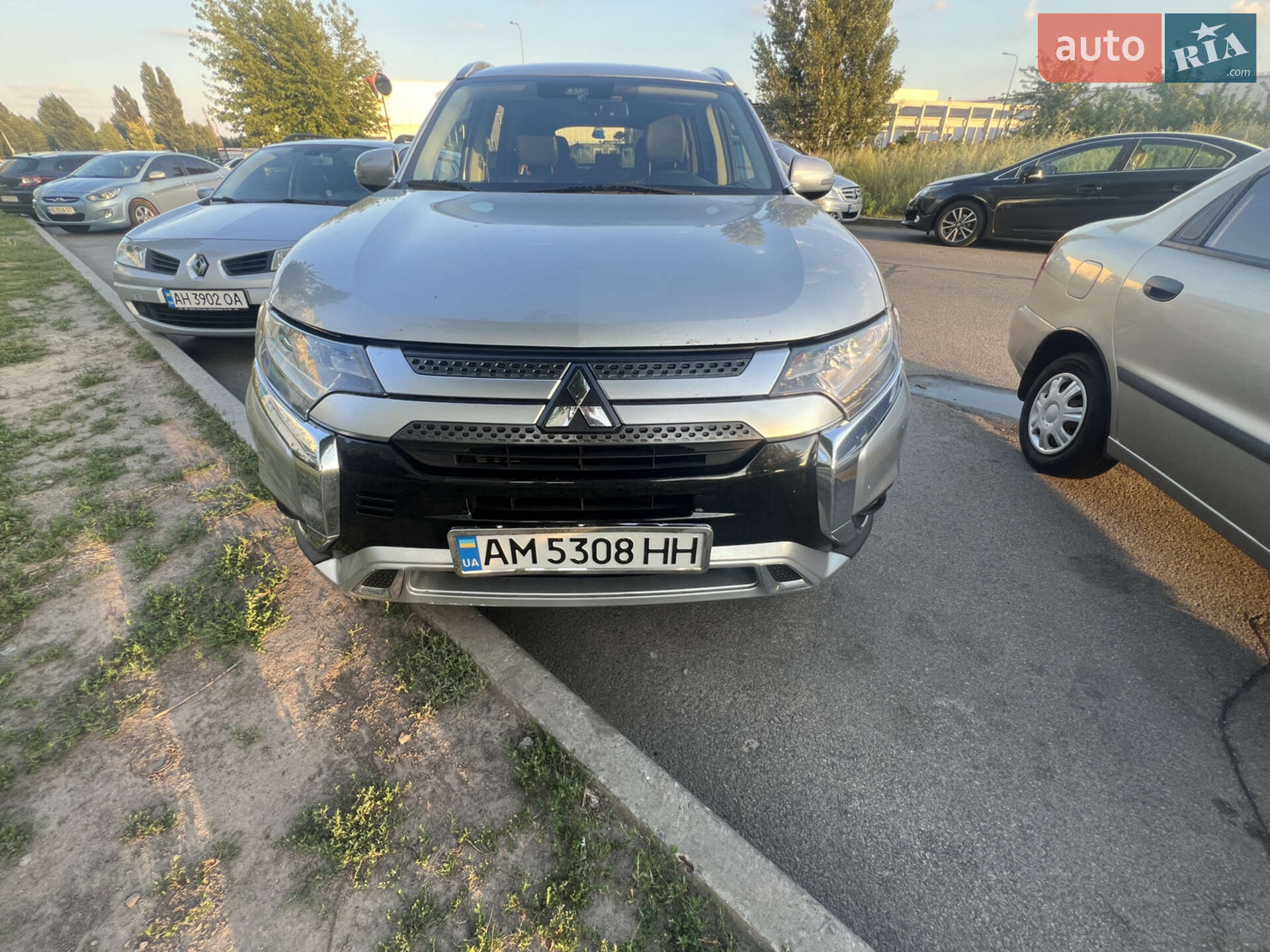 MITSUBISHI OUTLANDER 2020