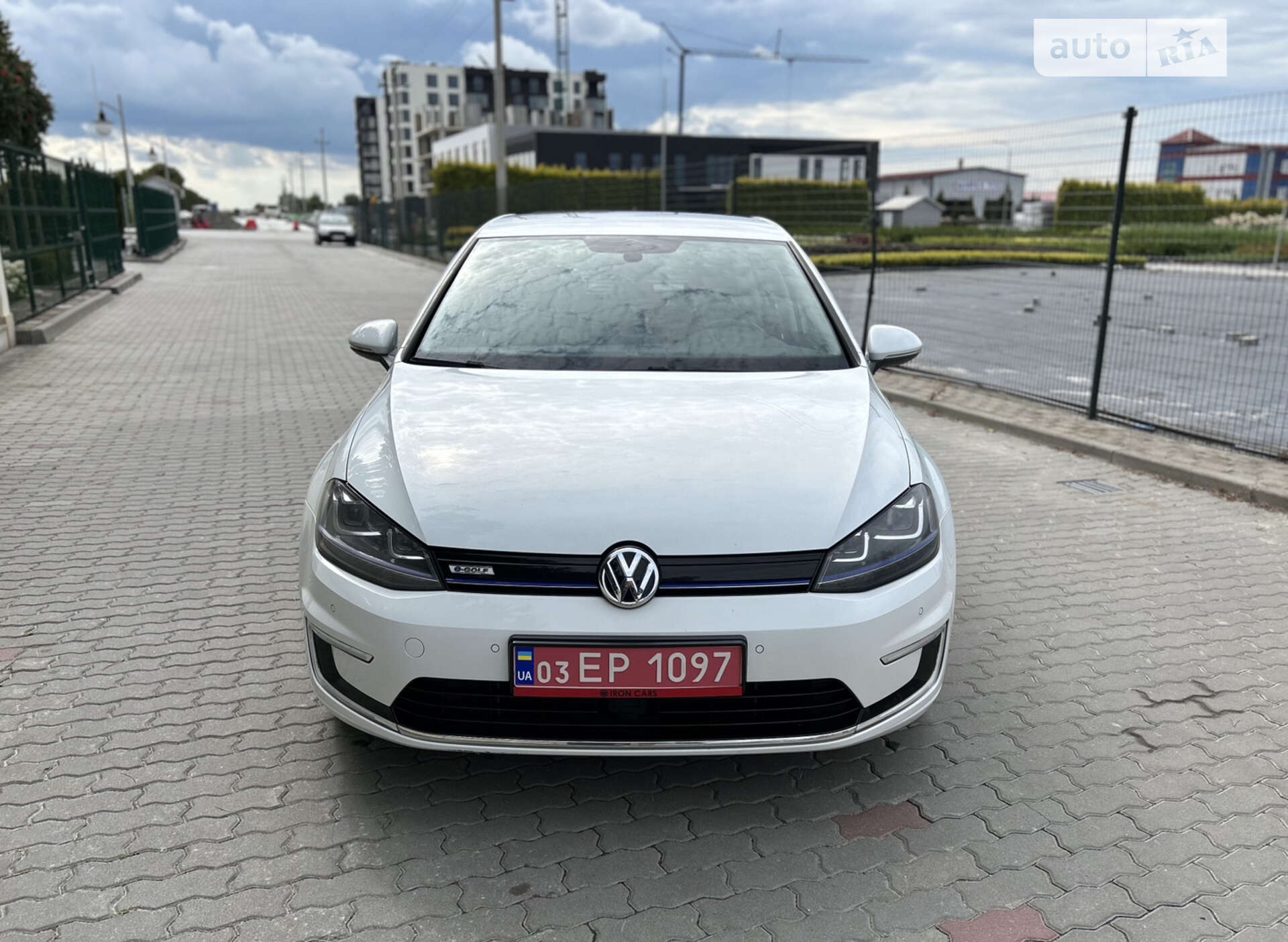 VOLKSWAGEN E-GOLF 2014