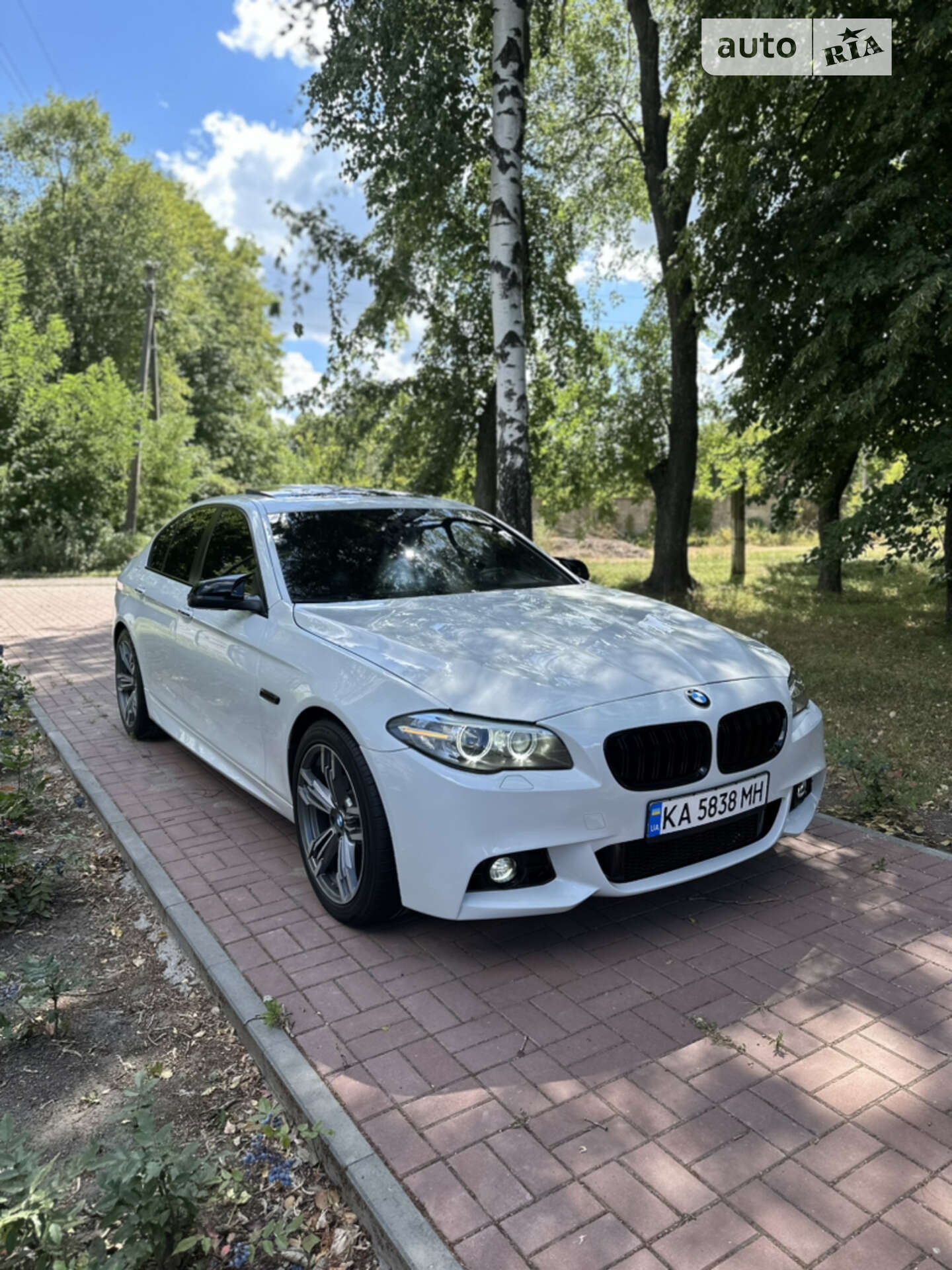 Головне фото звіту автомобіля BMW 528I 2014