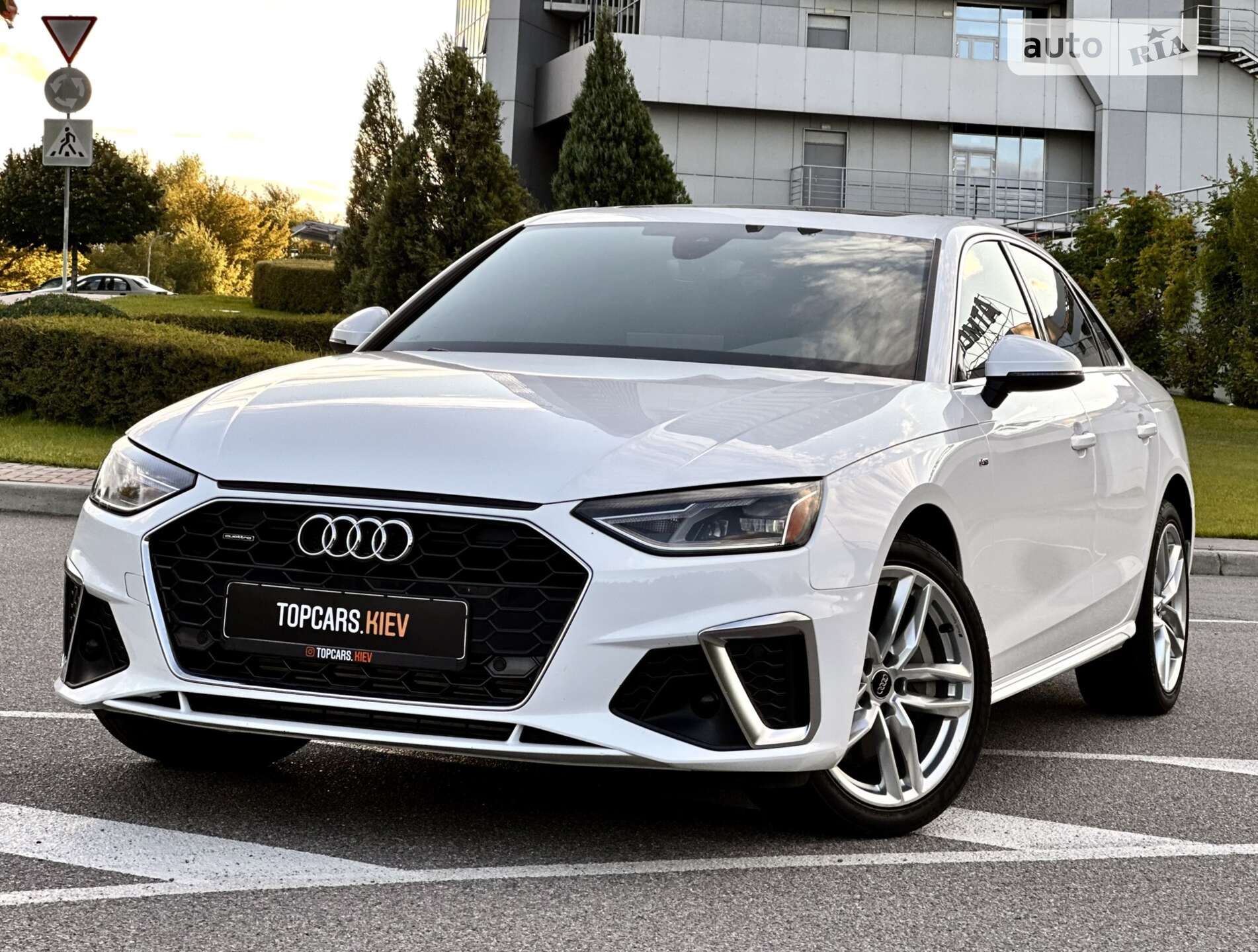 Головне фото звіту автомобіля AUDI A4 2020