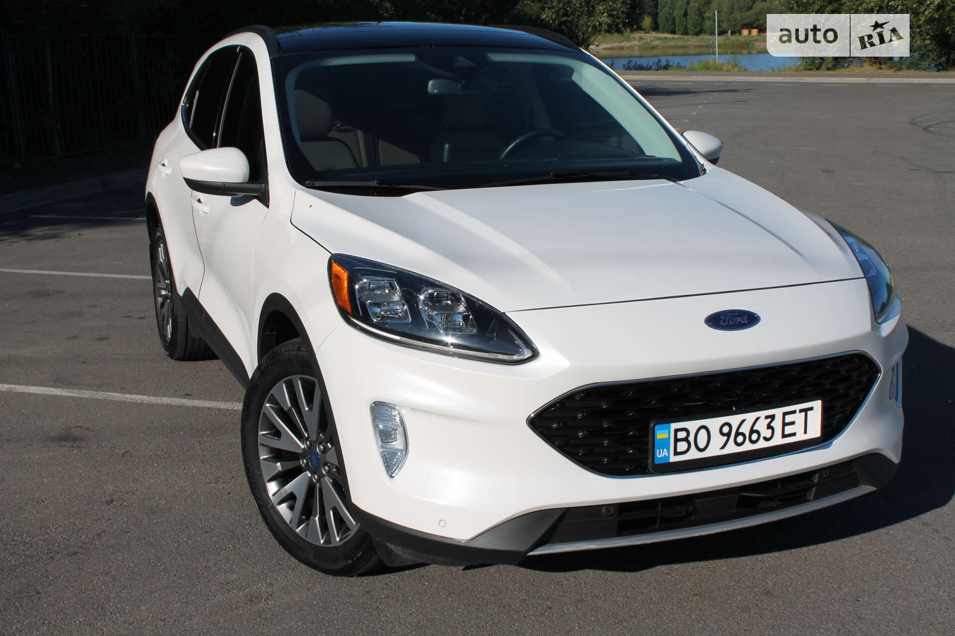 Головне фото звіту автомобіля FORD ESCAPE 2021