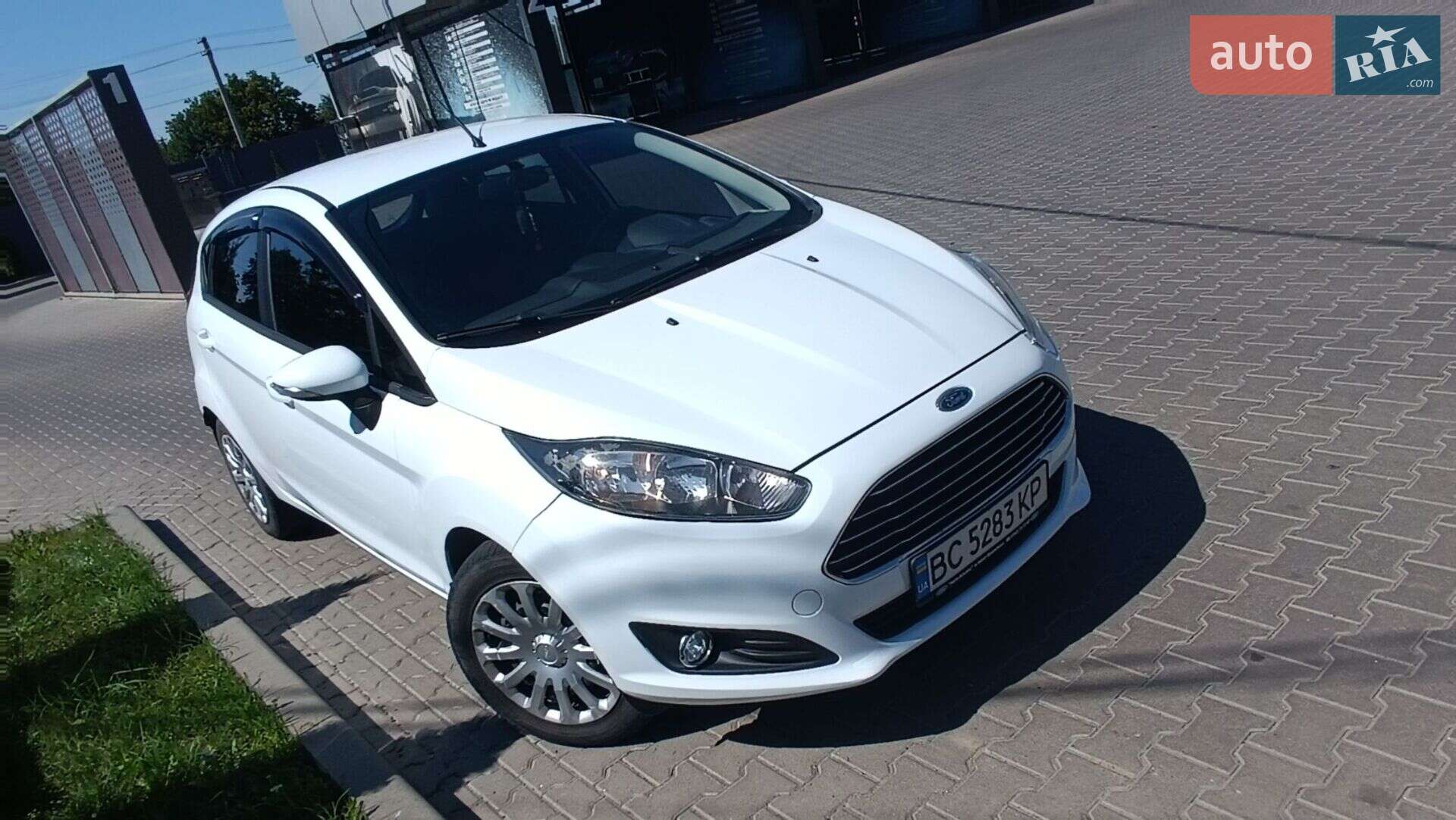 Головне фото звіту автомобіля FORD FIESTA 2013
