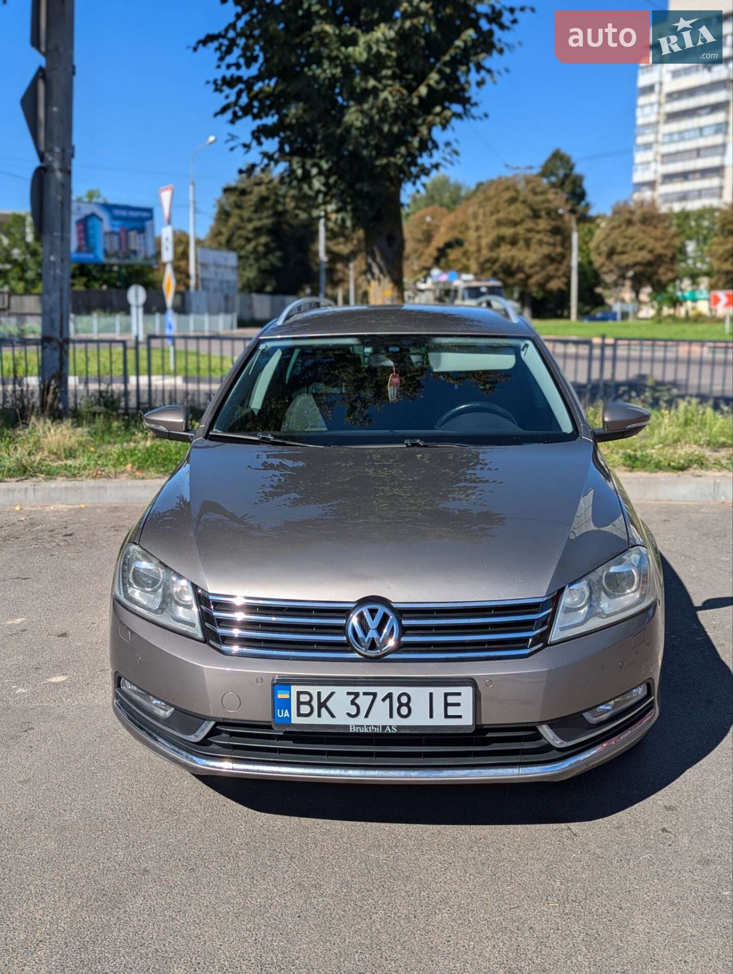 VOLKSWAGEN PASSAT 2011