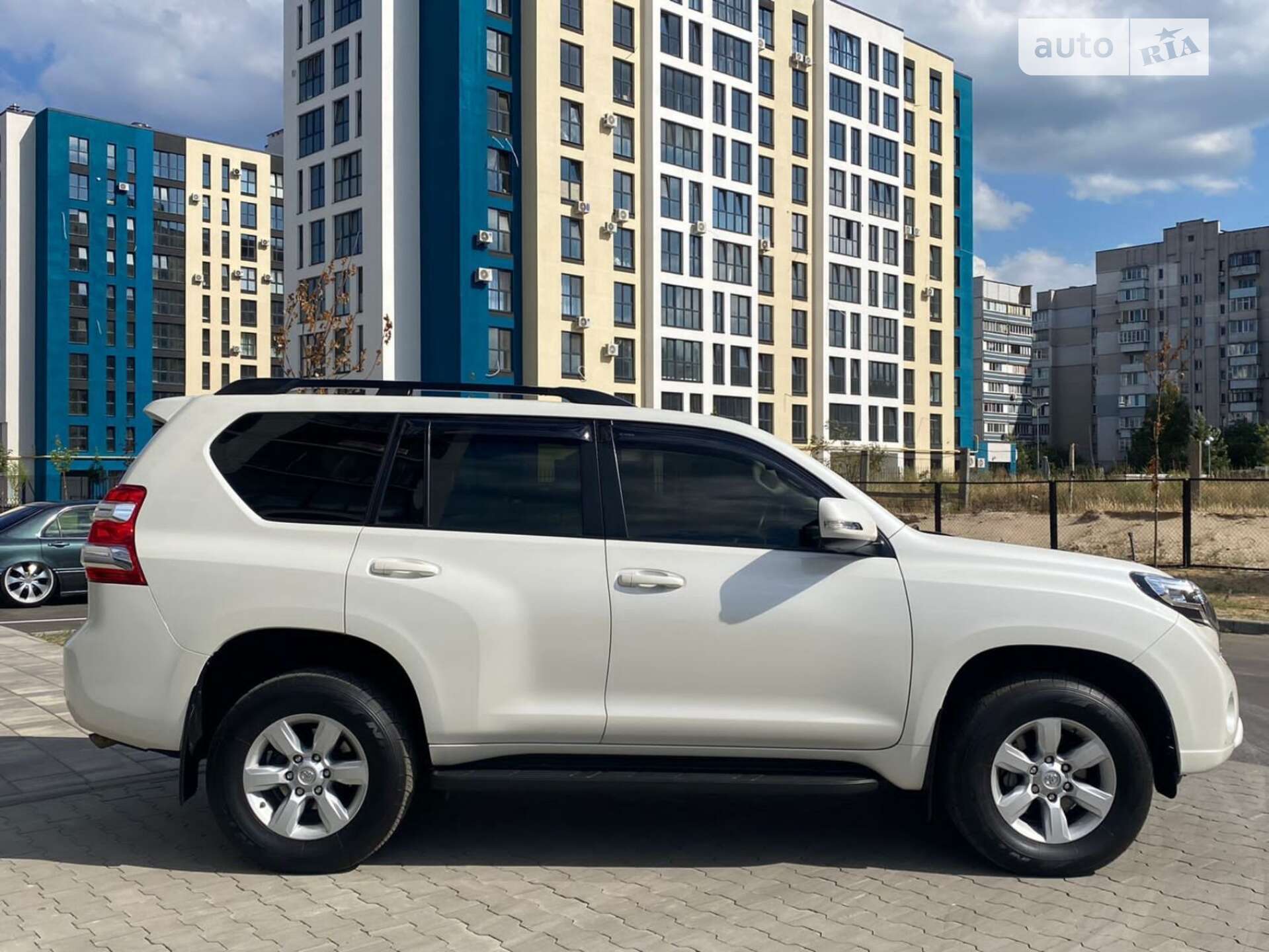 Головне фото звіту автомобіля TOYOTA LAND CRUISER PRADO 150 2016