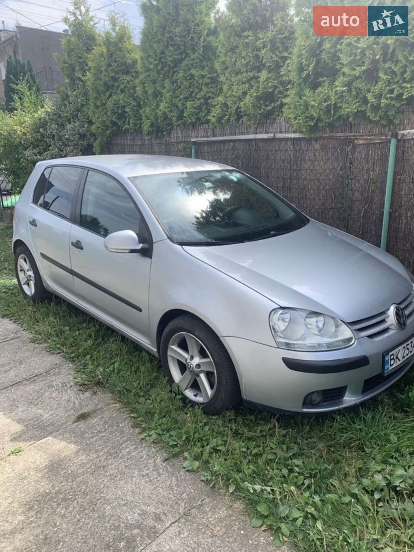 VOLKSWAGEN GOLF 2004
