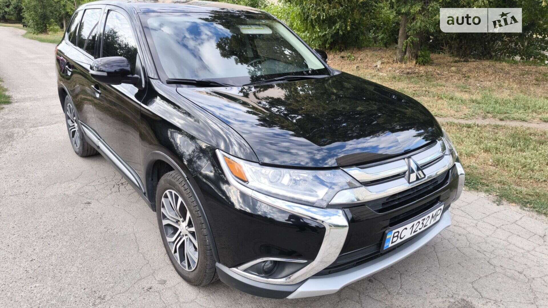 MITSUBISHI OUTLANDER 2017