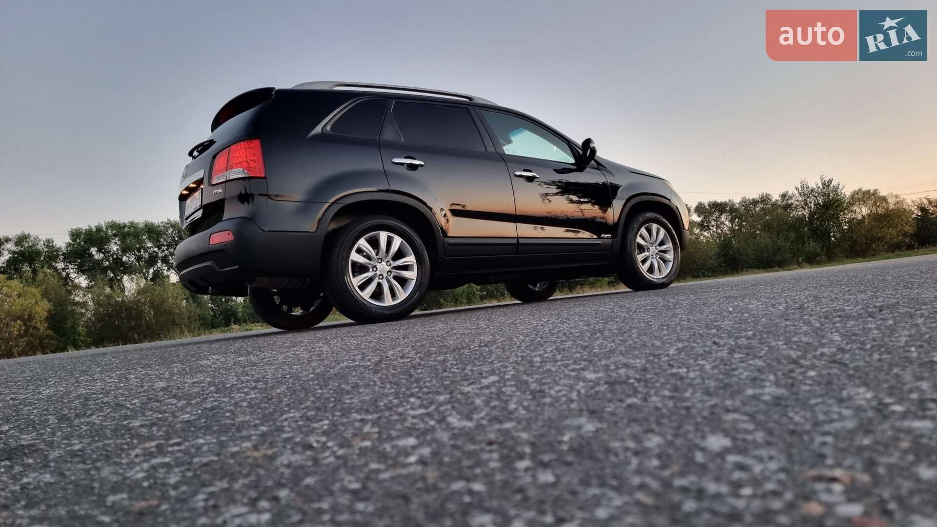 Головне фото звіту автомобіля KIA SORENTO 2010