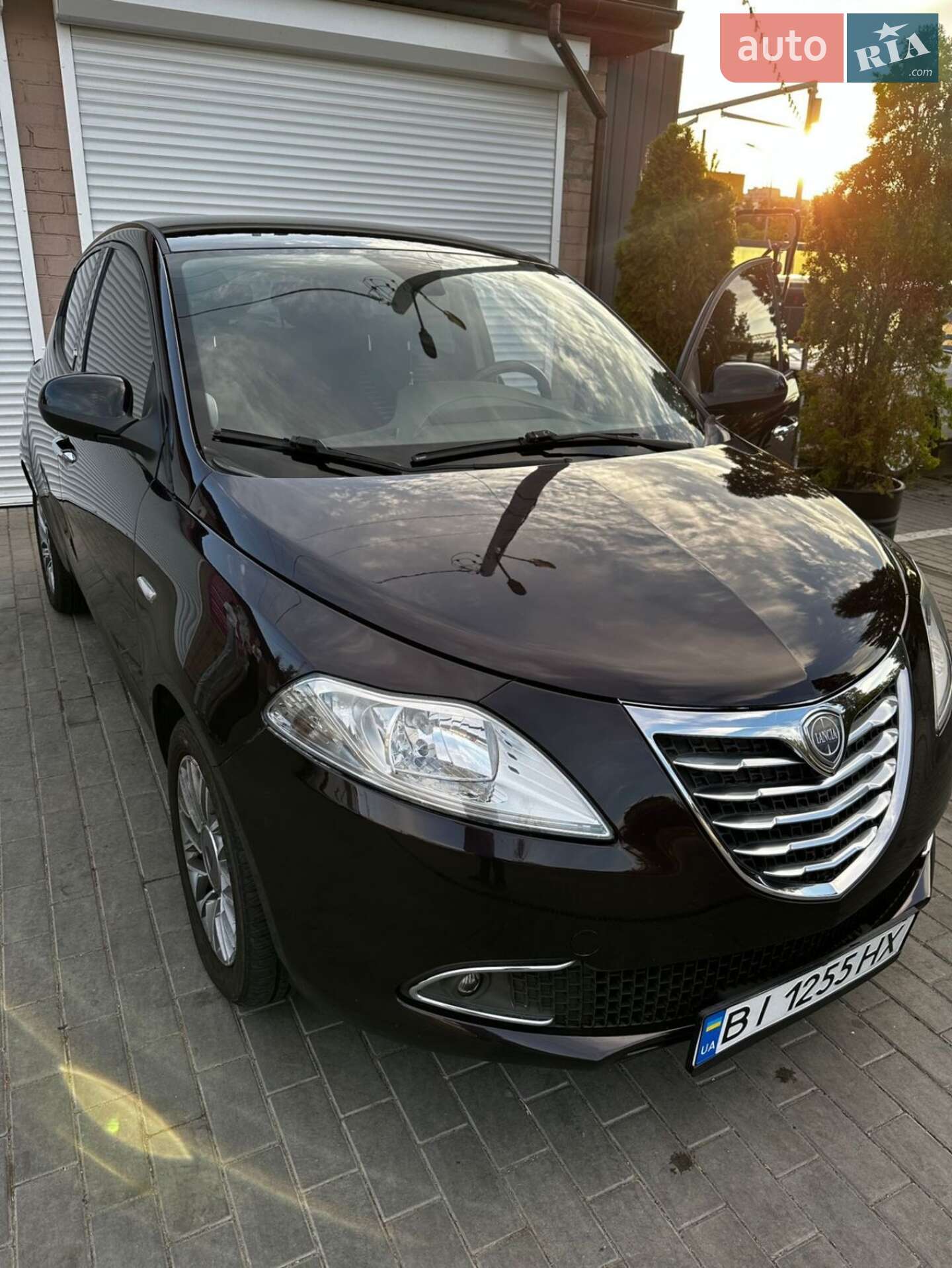 LANCIA YPSILON 2012