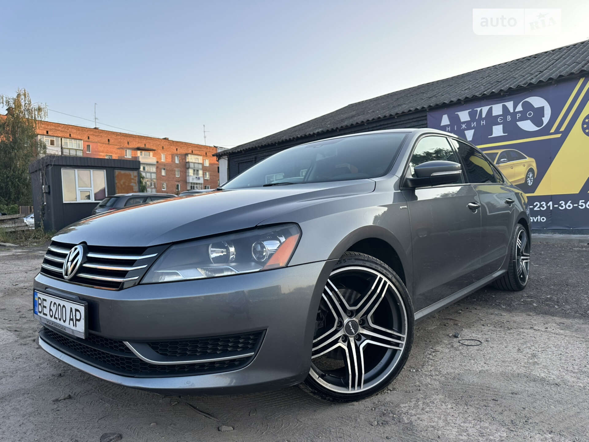 VOLKSWAGEN PASSAT 2013