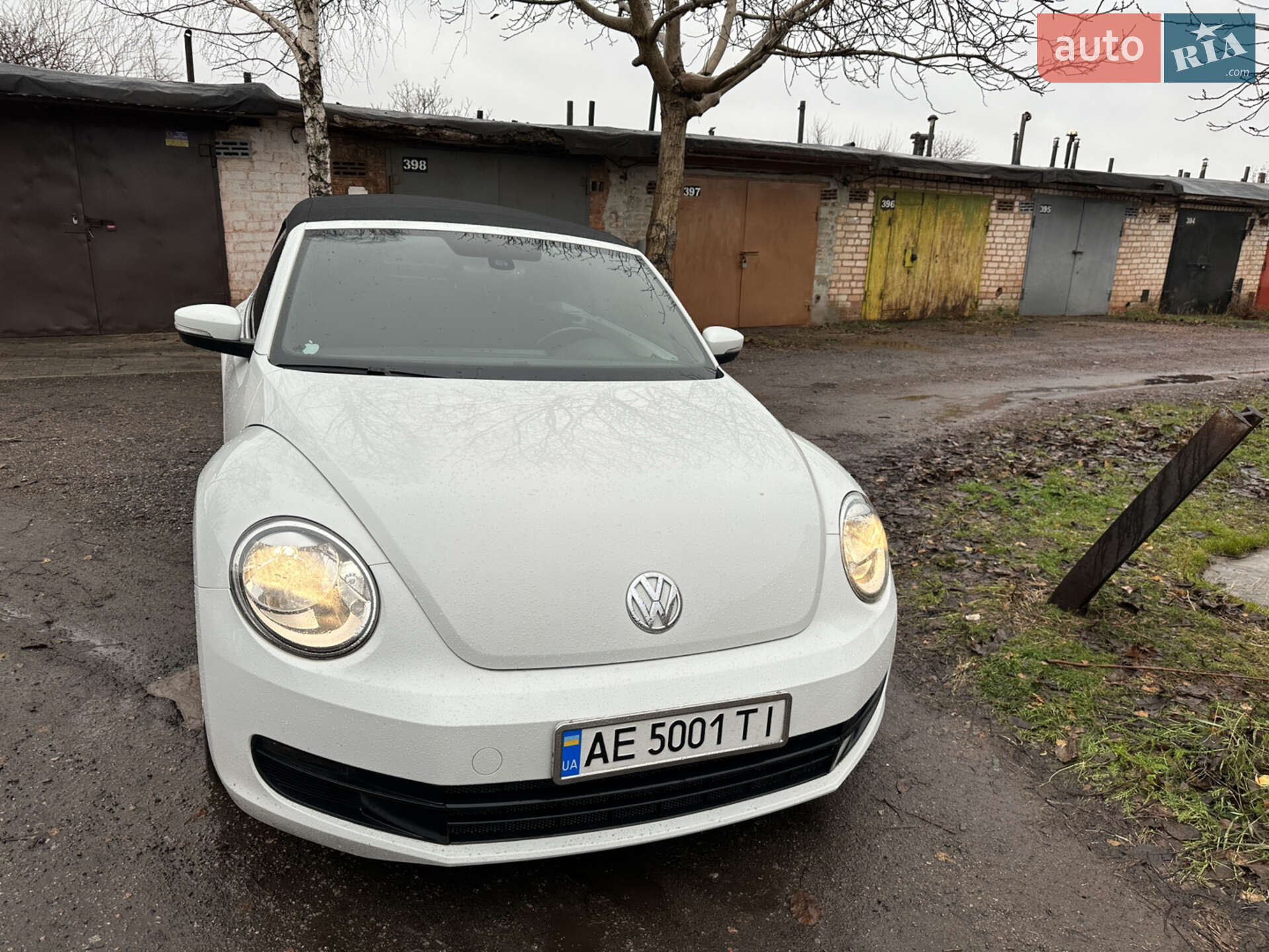 Головне фото звіту автомобіля VOLKSWAGEN BEETLE 2016