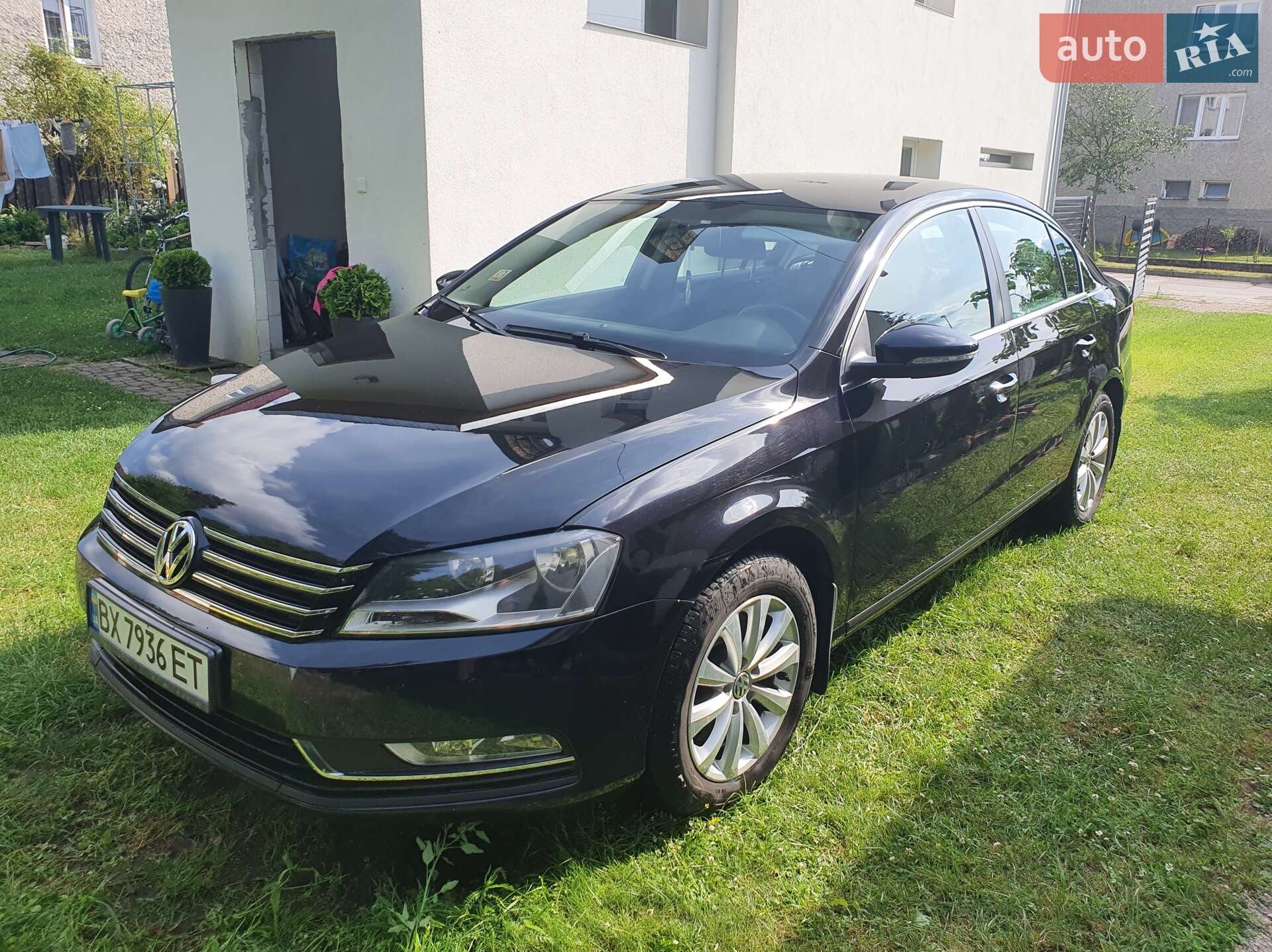 VOLKSWAGEN PASSAT 2011