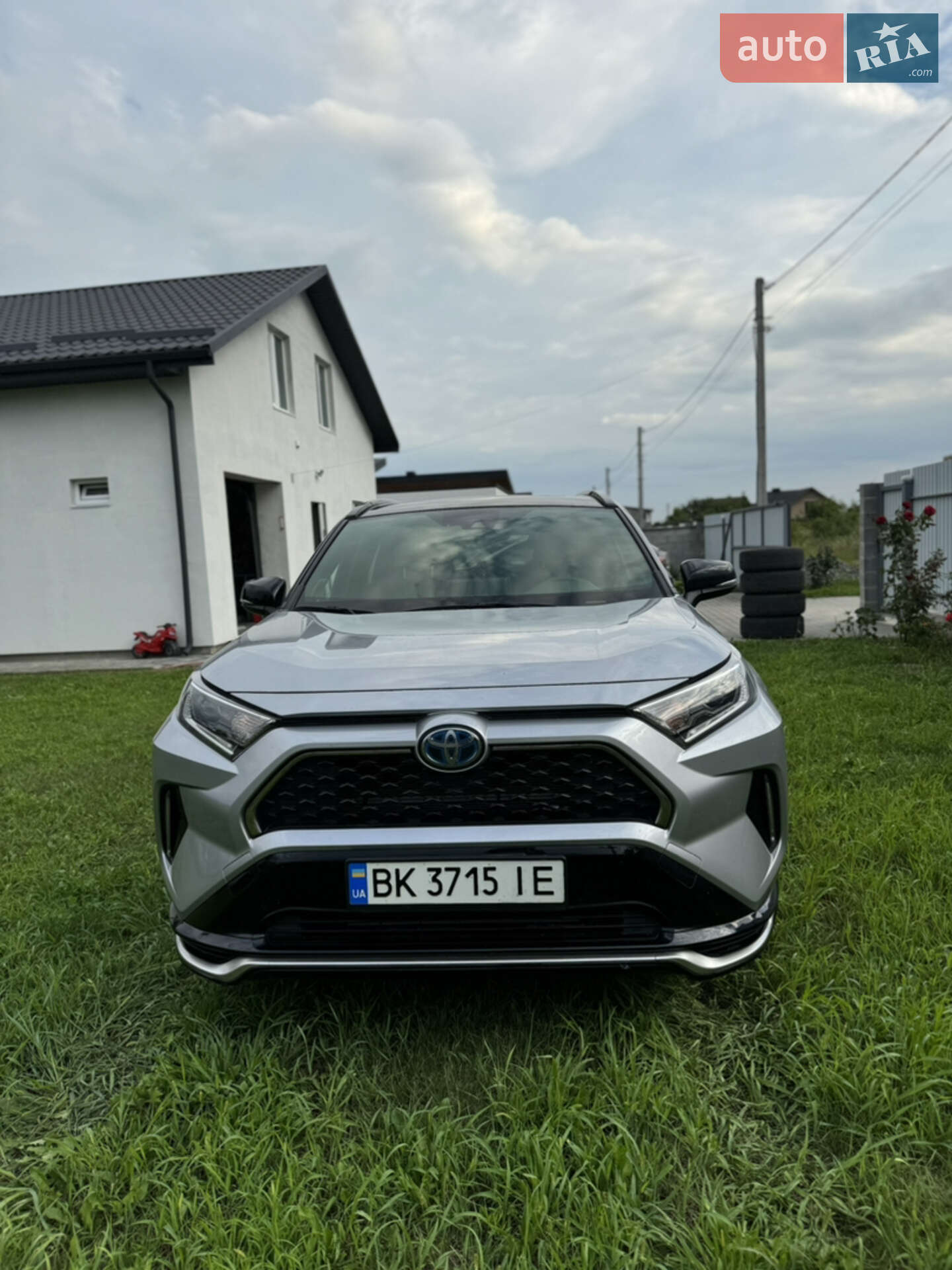 Головне фото звіту автомобіля TOYOTA RAV4 2021