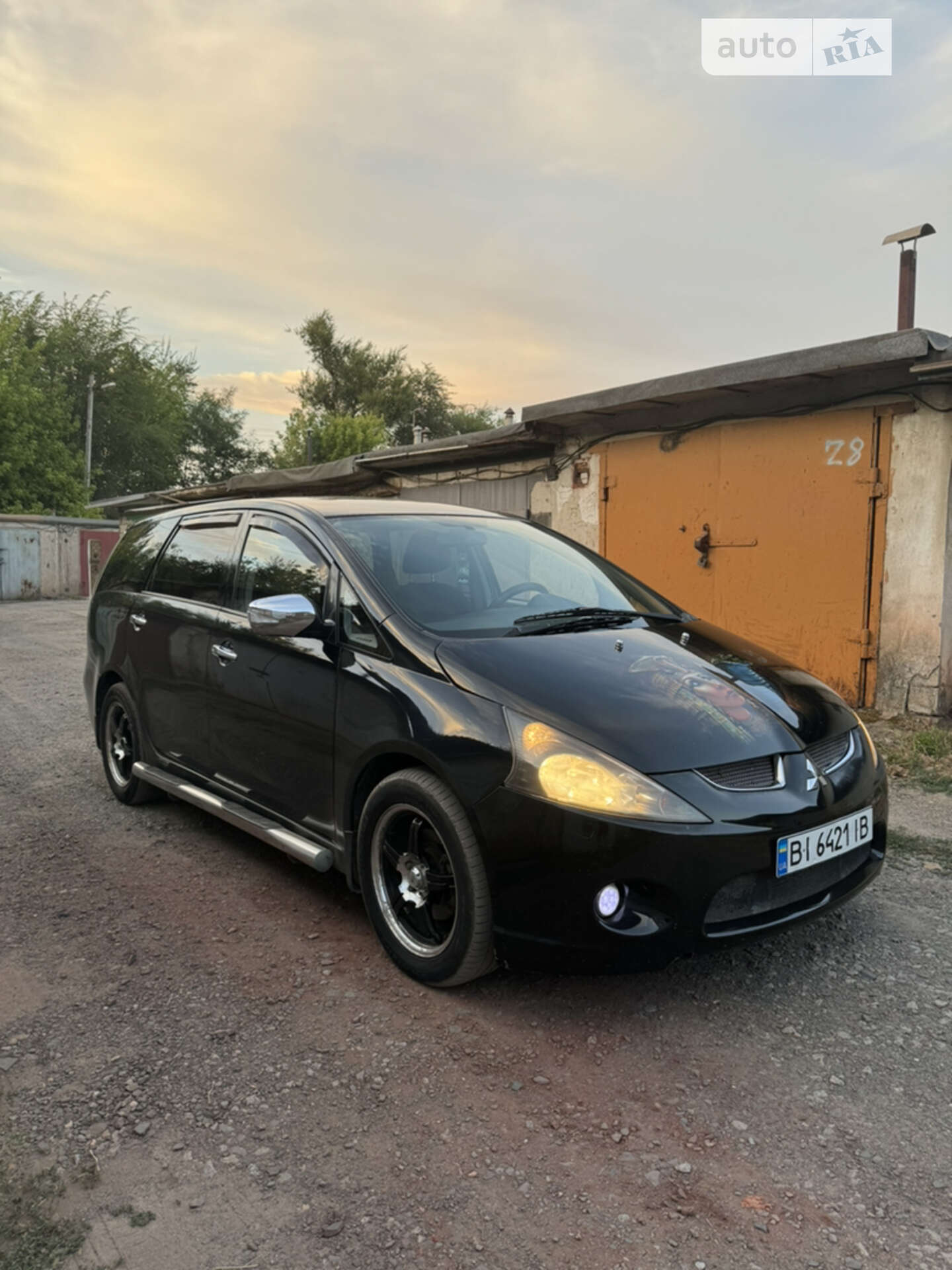 MITSUBISHI GRANDIS 2005