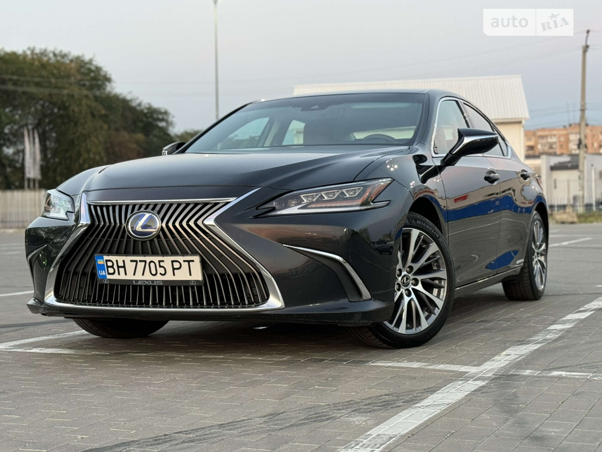 LEXUS ES 300H 2021