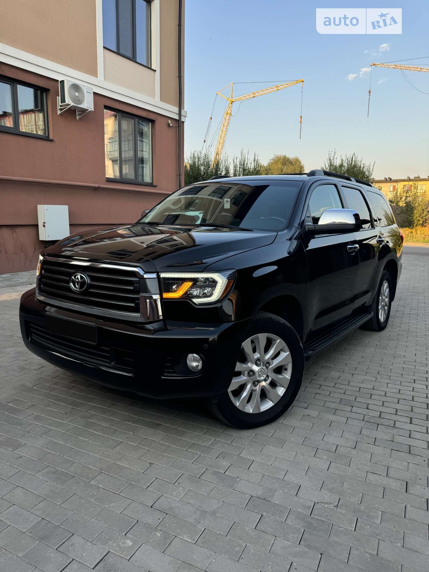 TOYOTA SEQUOIA 2014
