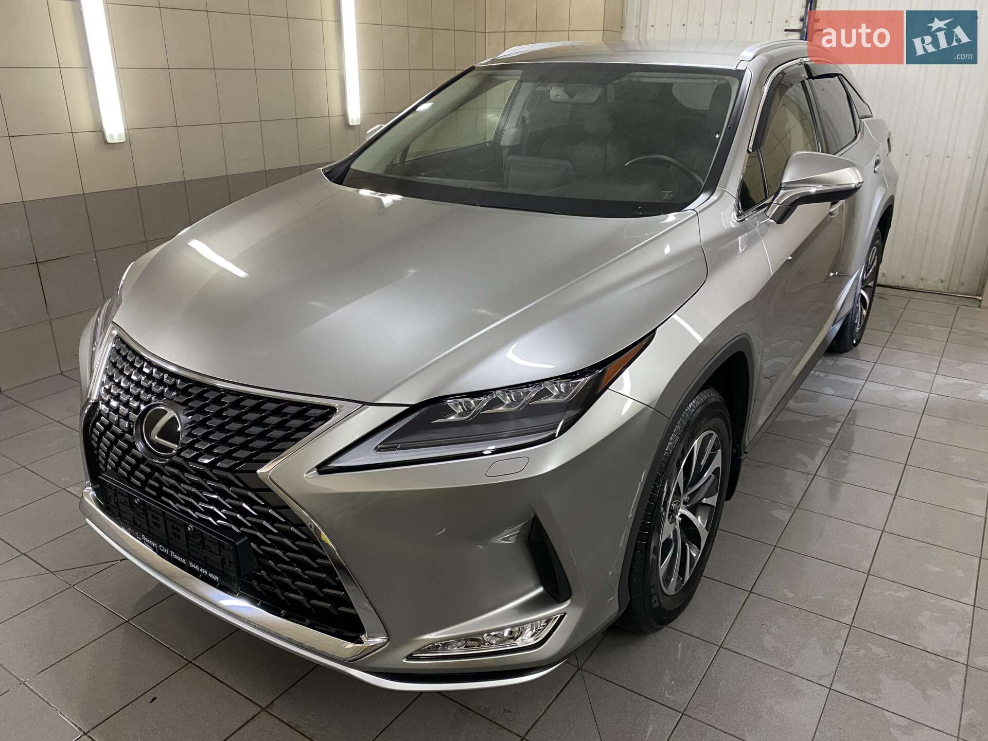 Головне фото звіту автомобіля LEXUS RX 300 2021