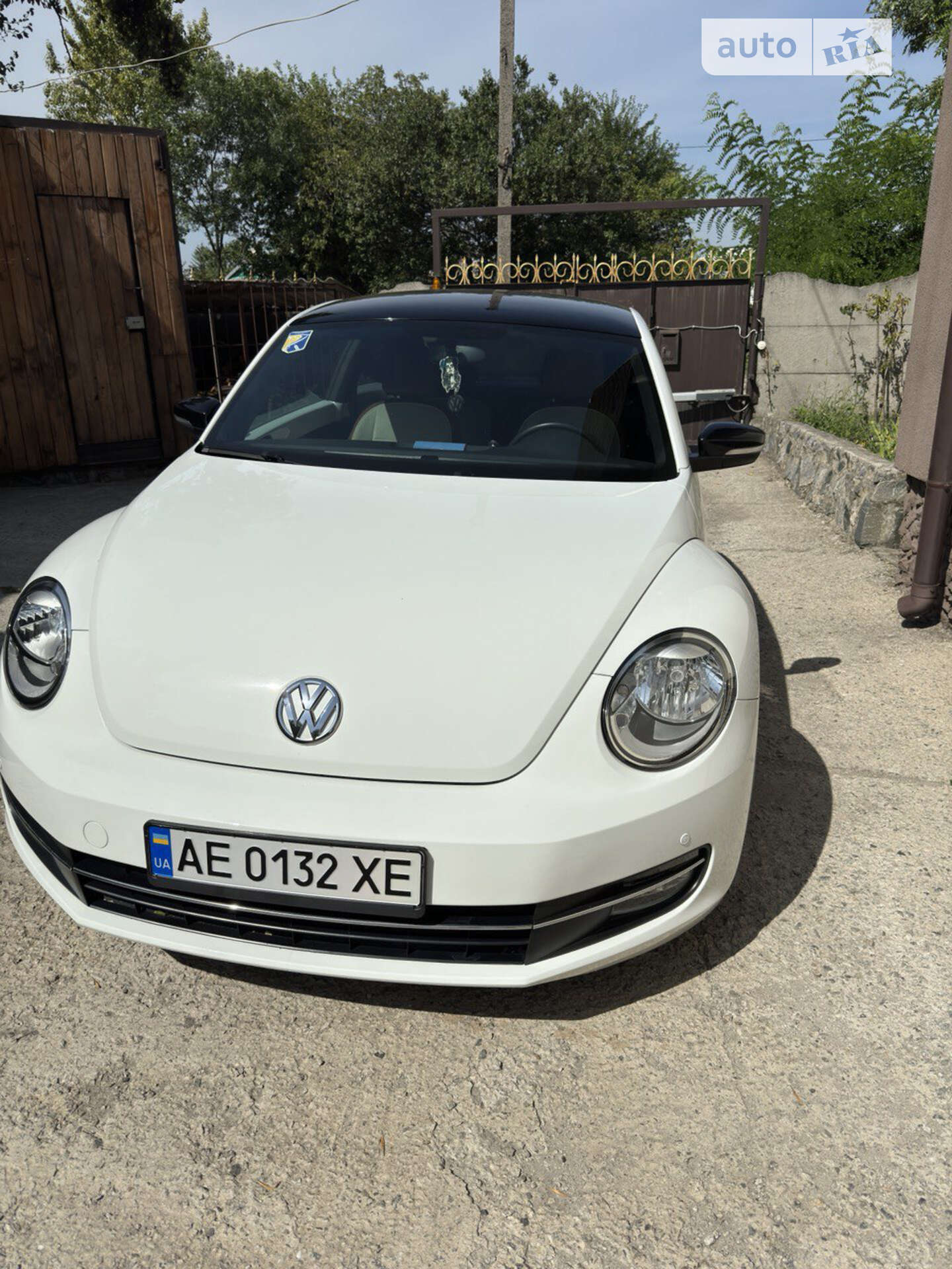VOLKSWAGEN BEETLE 2014