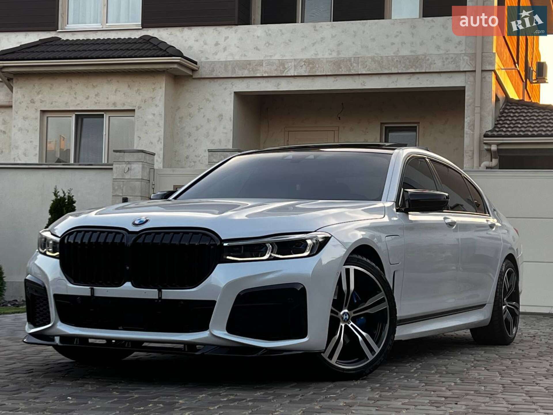 BMW 740 LE IPERFORMANCE