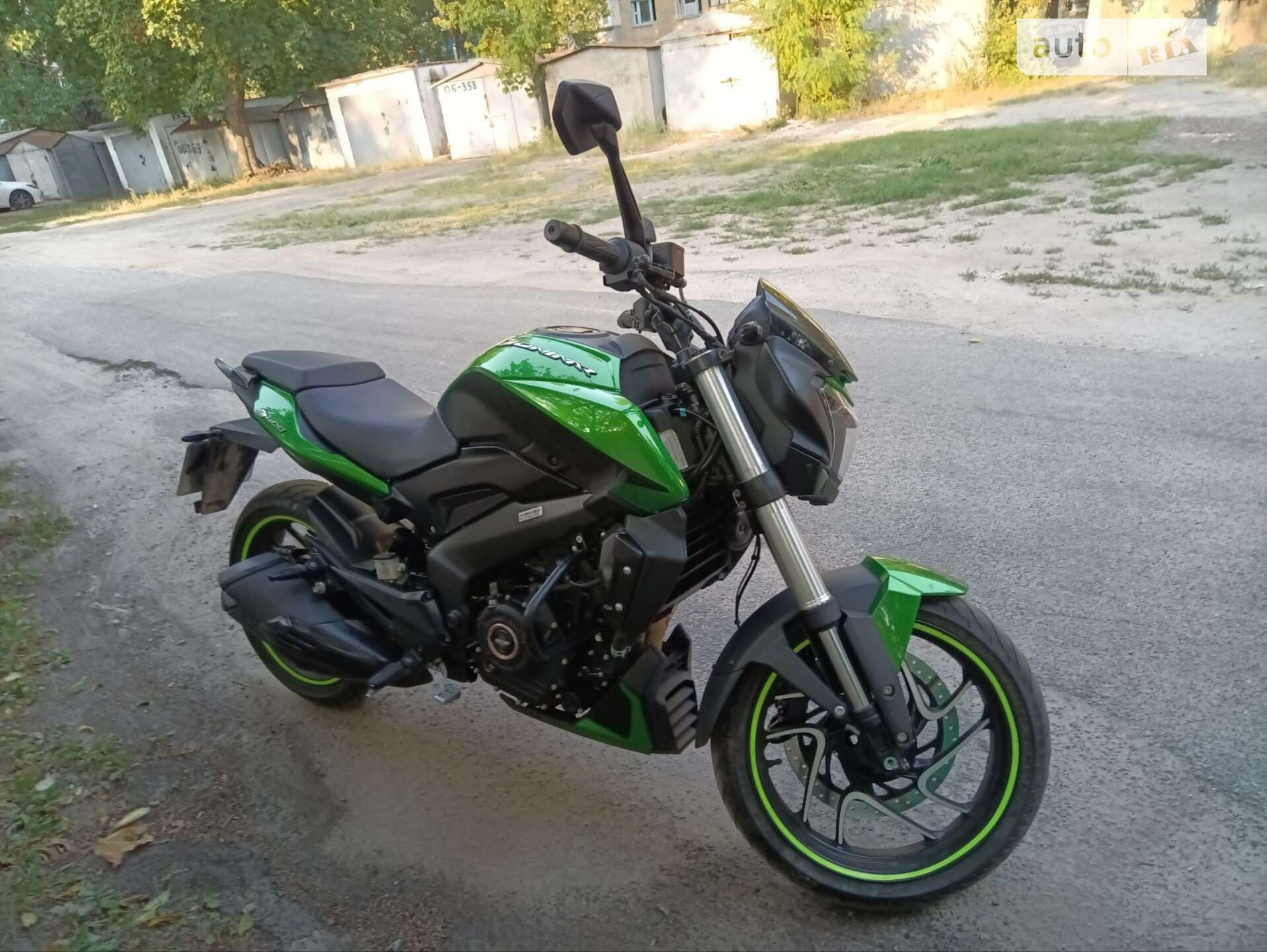 BAJAJ DOMINAR 400 2019