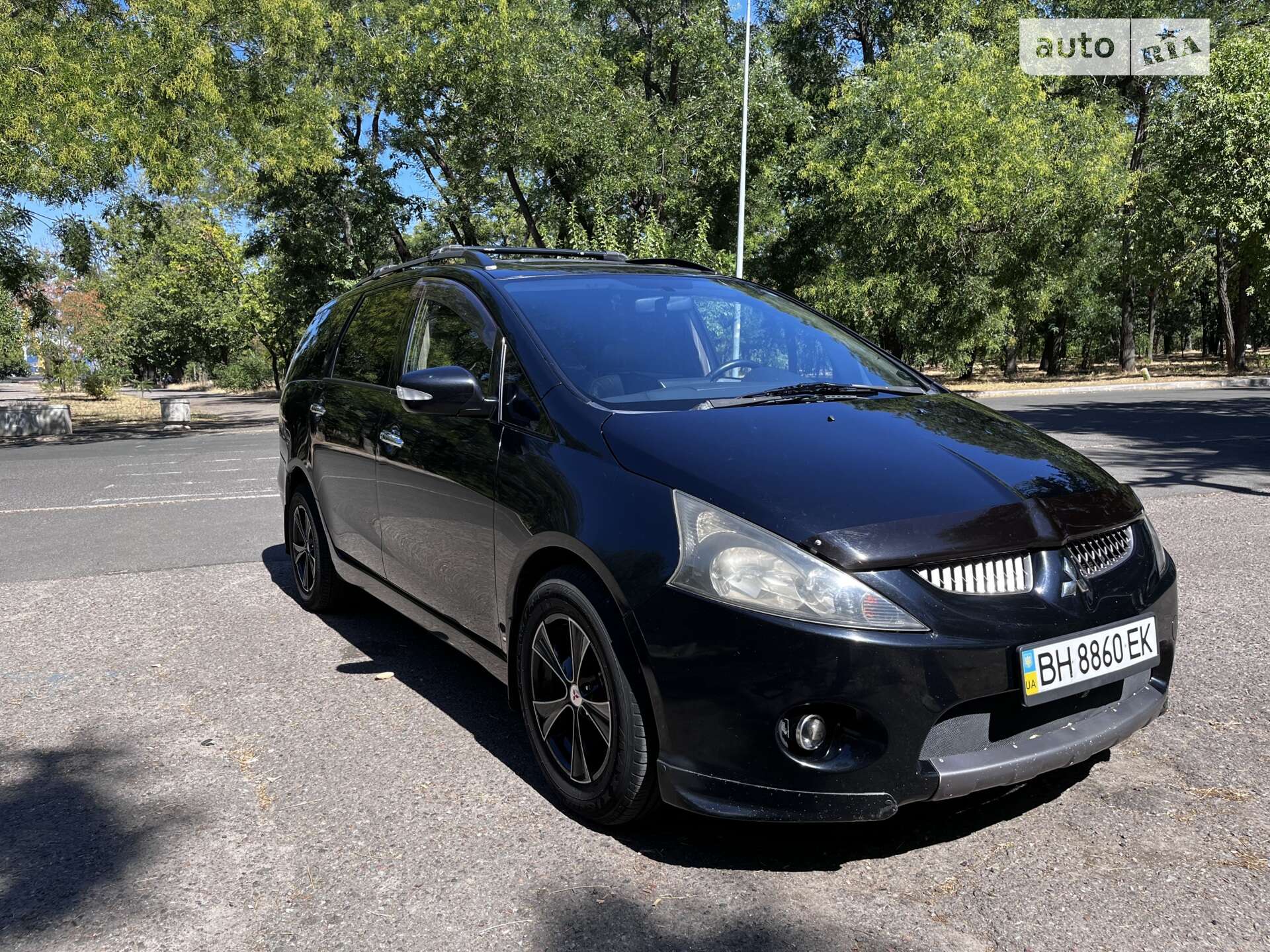 MITSUBISHI GRANDIS 2005