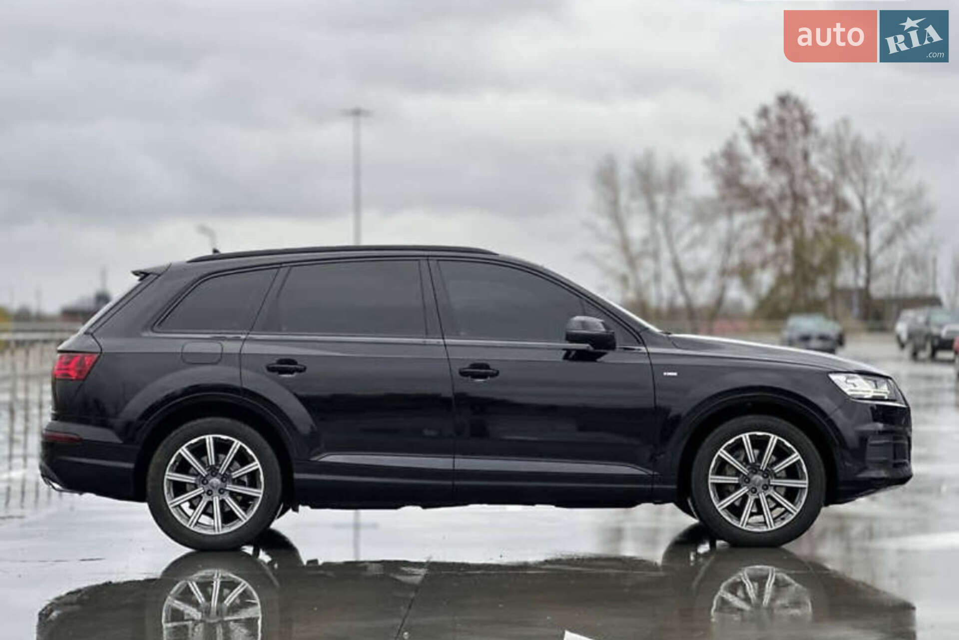 Головне фото звіту автомобіля AUDI Q7 2017