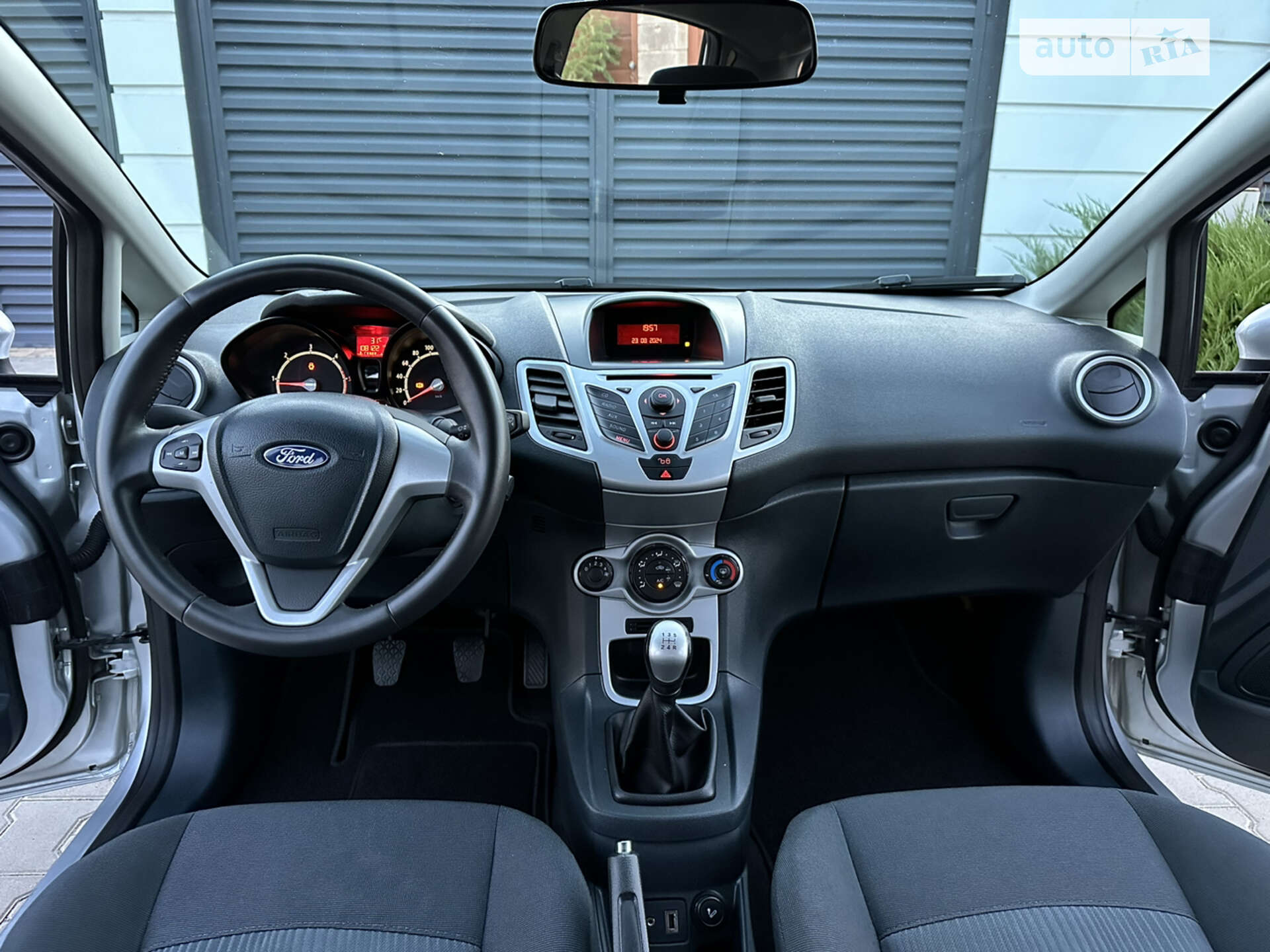 Головне фото звіту автомобіля FORD FIESTA 2012