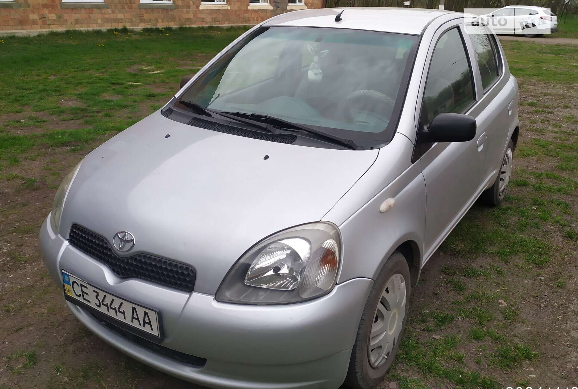 TOYOTA YARIS 2001