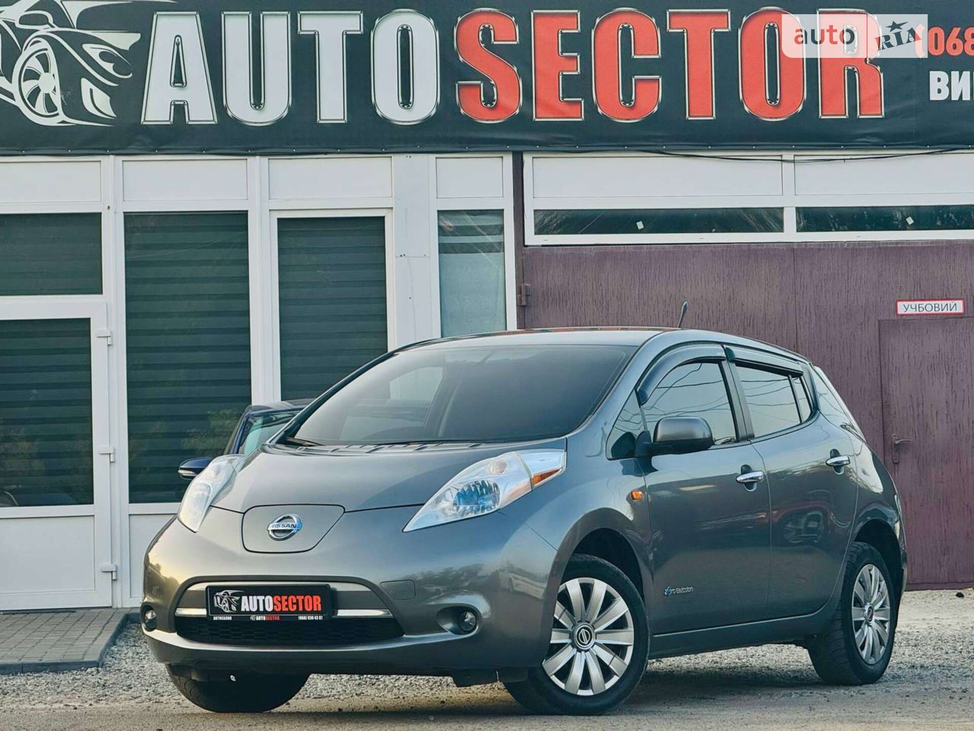 Головне фото звіту автомобіля NISSAN LEAF 2014