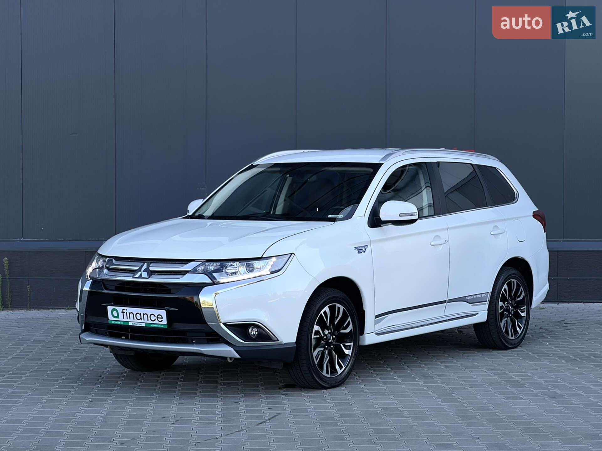 Головне фото звіту автомобіля MITSUBISHI OUTLANDER 2018