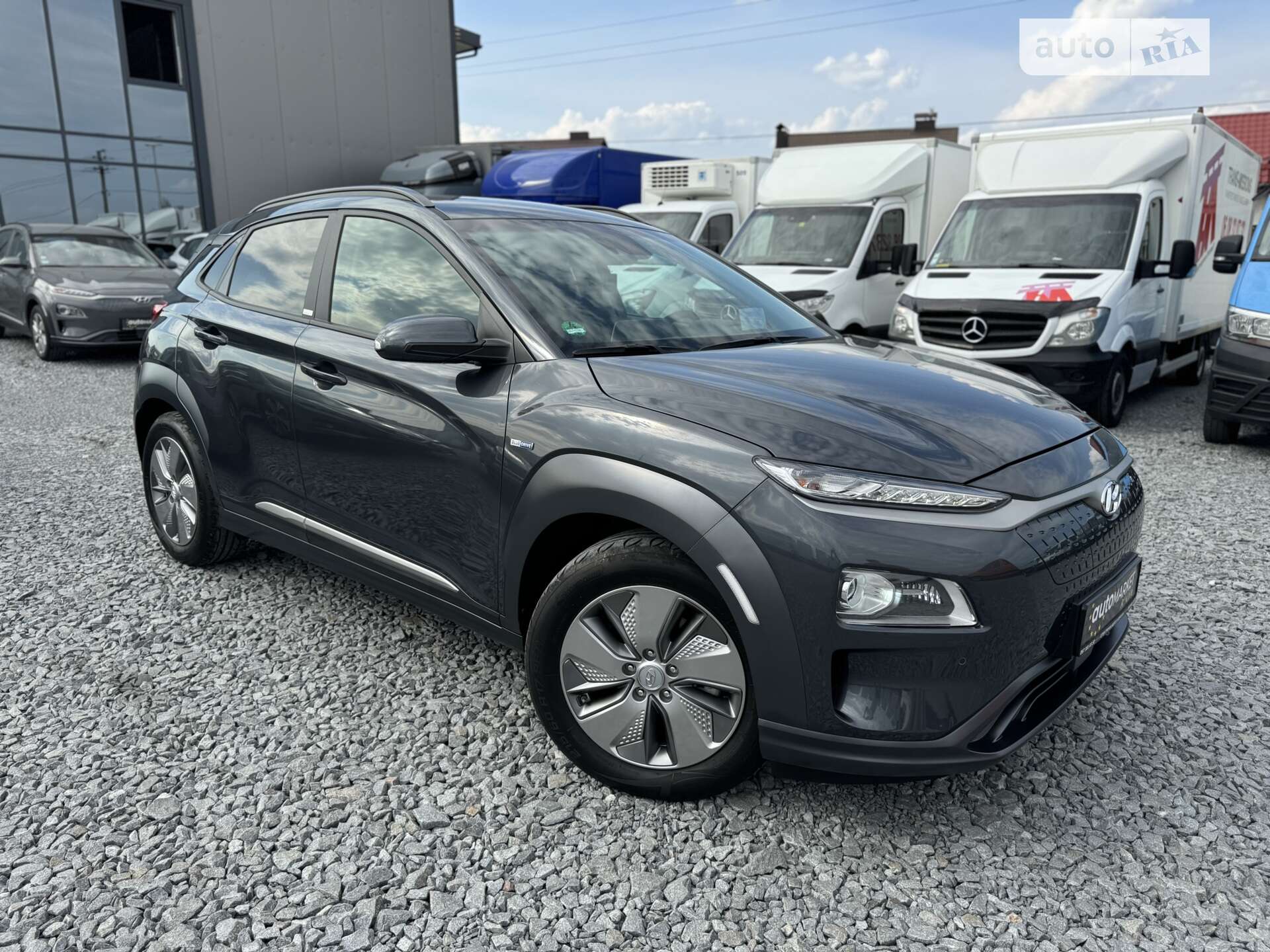 Головне фото звіту автомобіля HYUNDAI KONA 2021