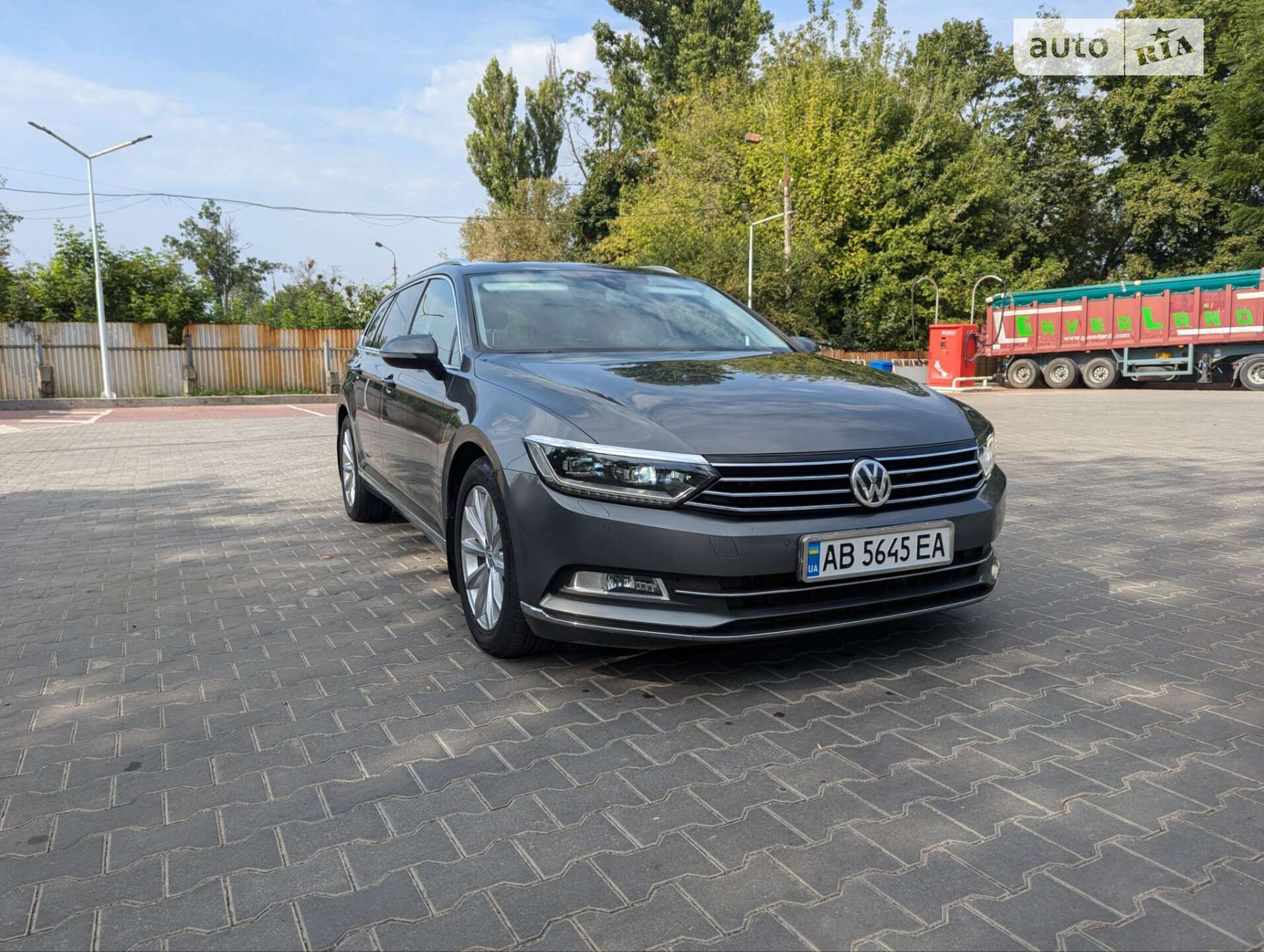 VOLKSWAGEN PASSAT 2015