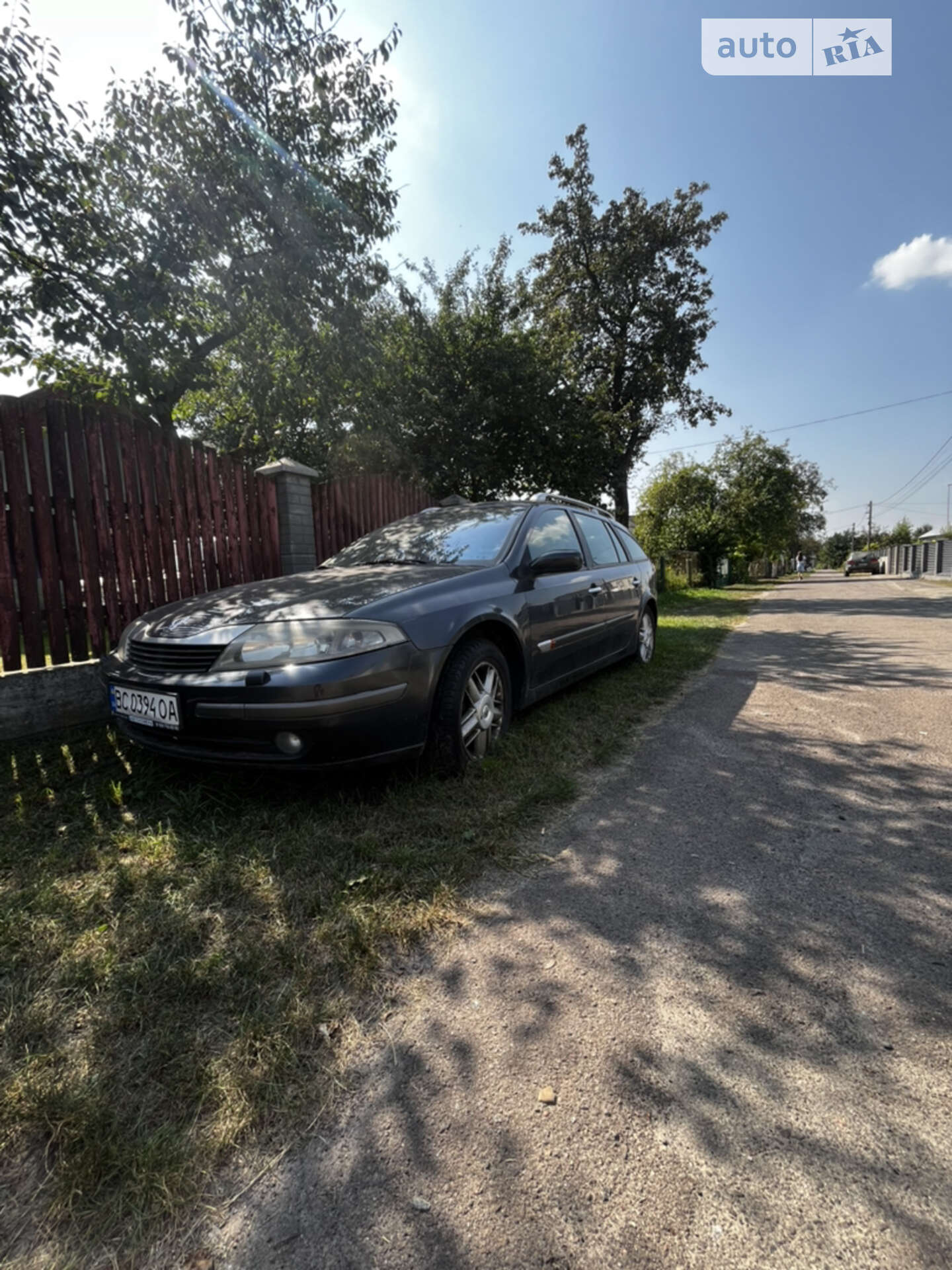 Головне фото звіту автомобіля RENAULT LAGUNA 2004
