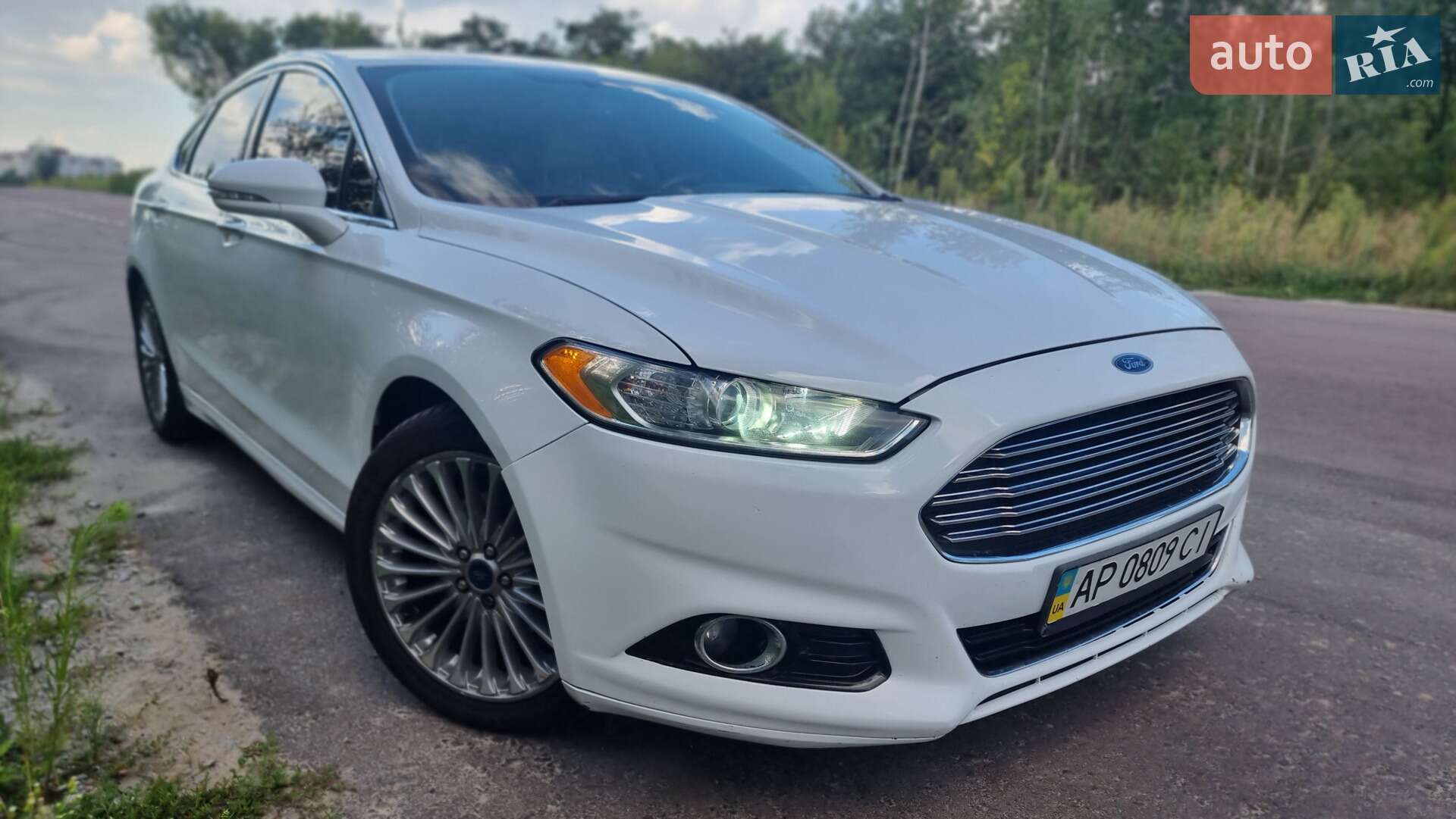 Головне фото звіту автомобіля FORD FUSION 2016