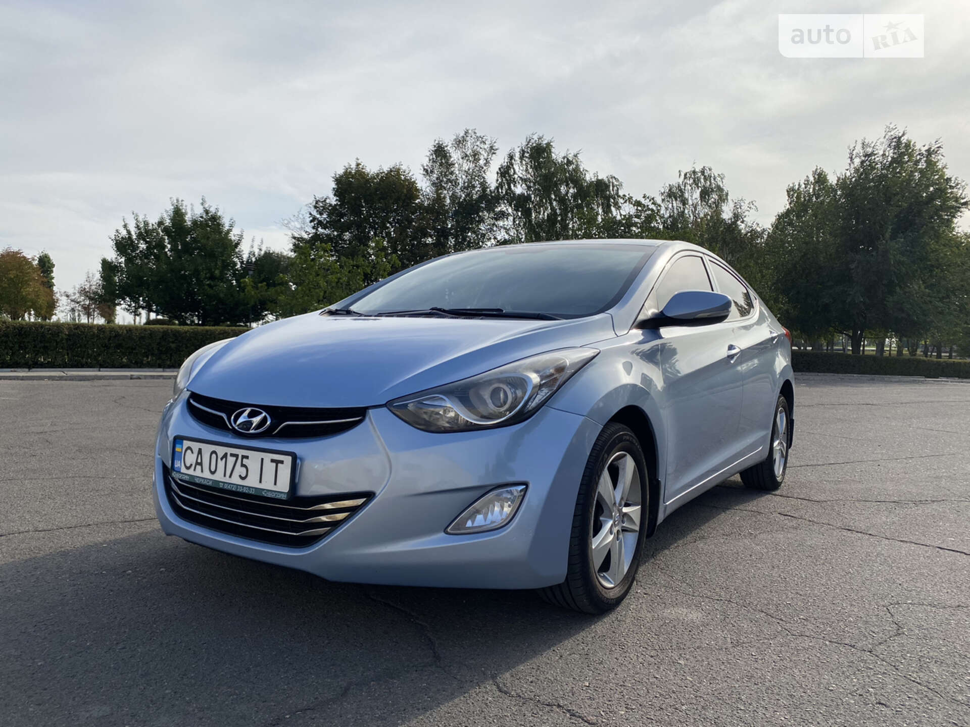 HYUNDAI ELANTRA