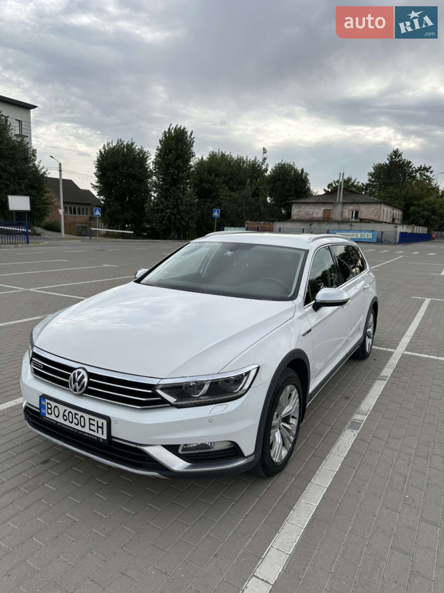 VOLKSWAGEN PASSAT 2016