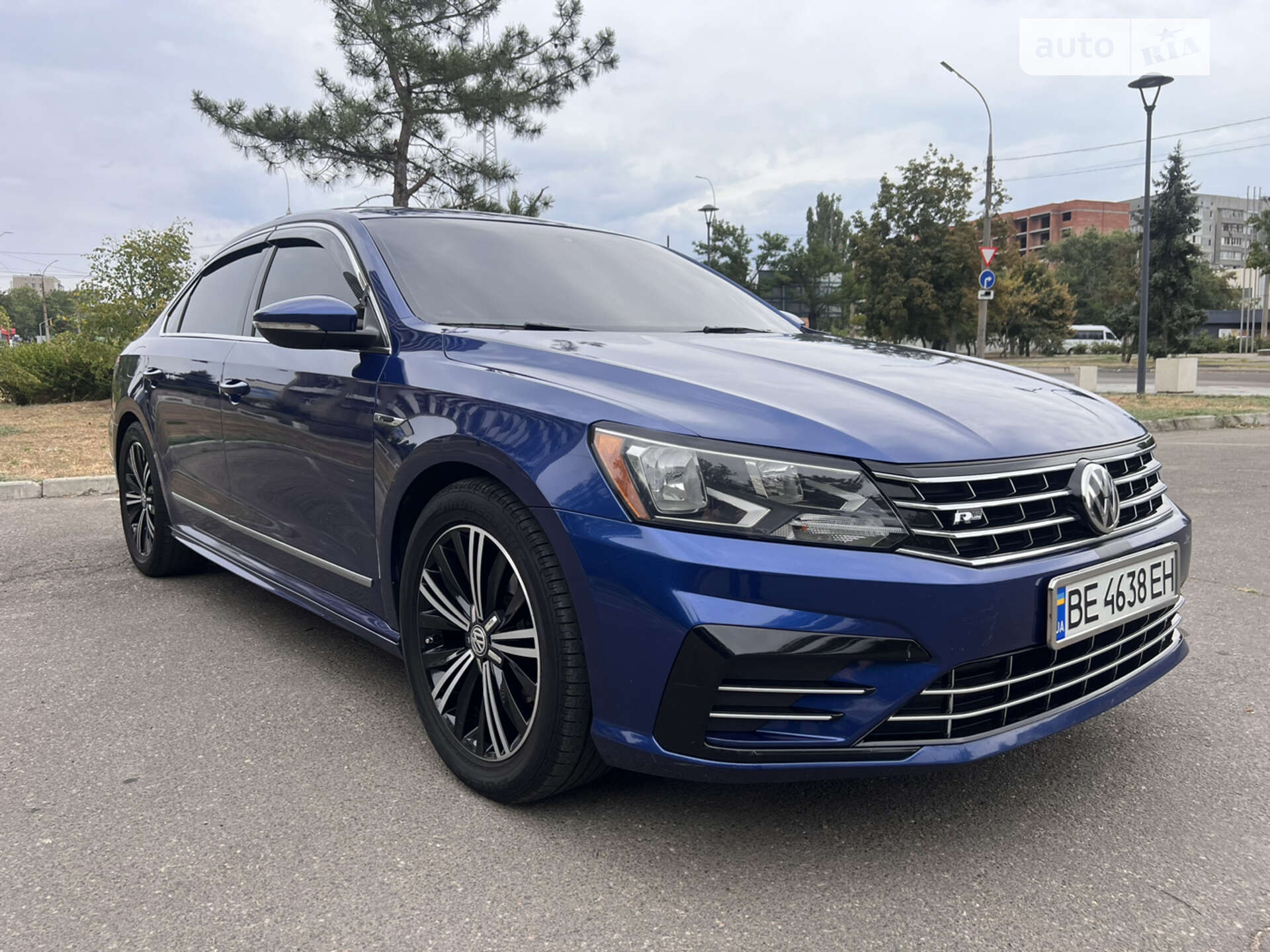 VOLKSWAGEN PASSAT 2017