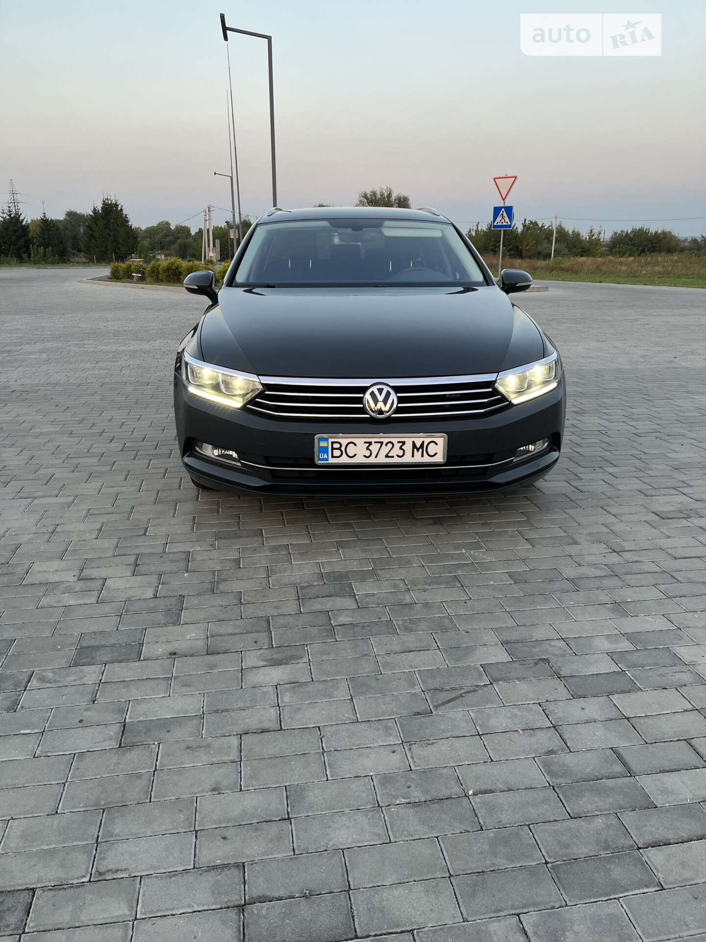 VOLKSWAGEN PASSAT 2015