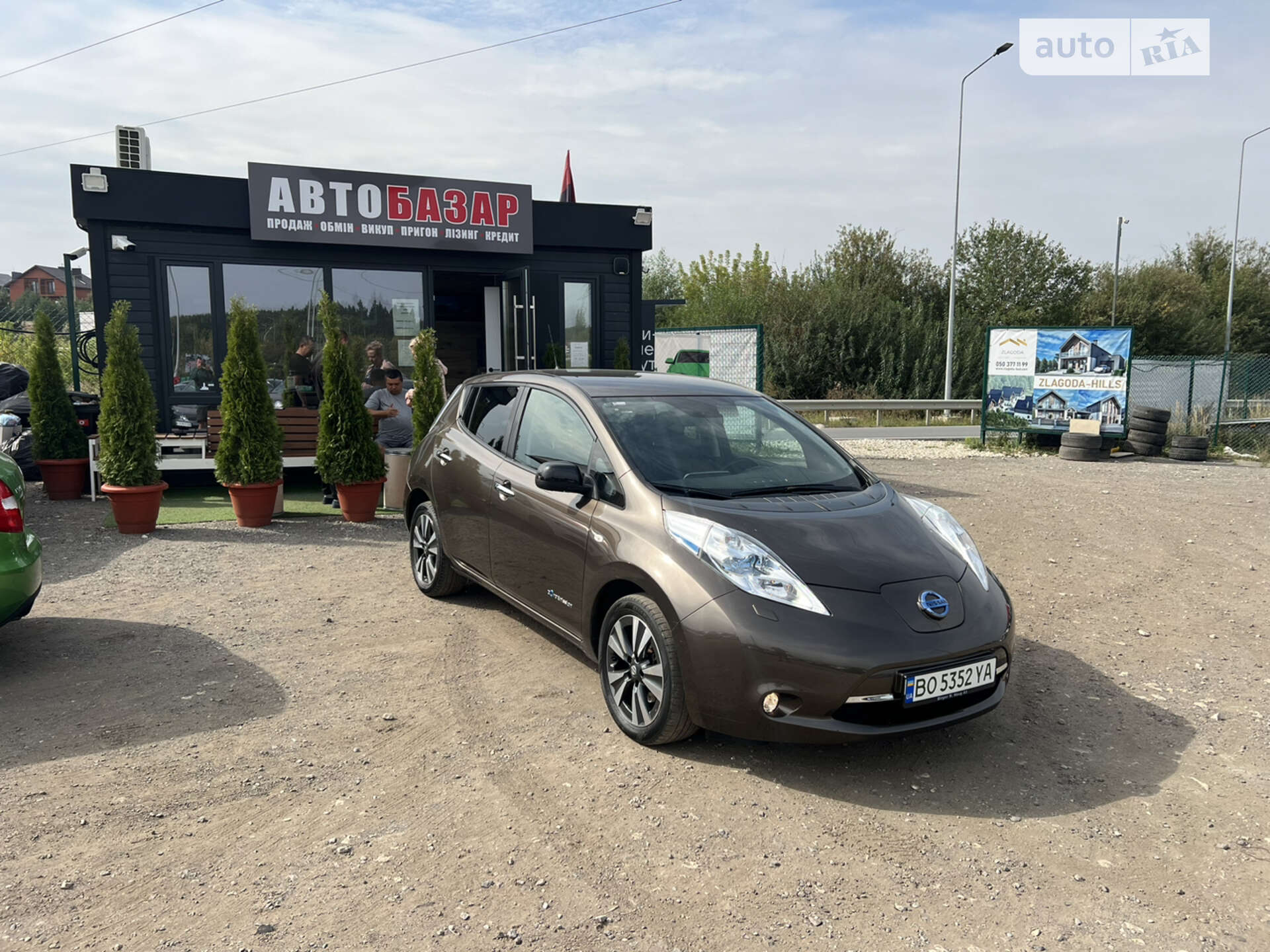NISSAN LEAF 2017