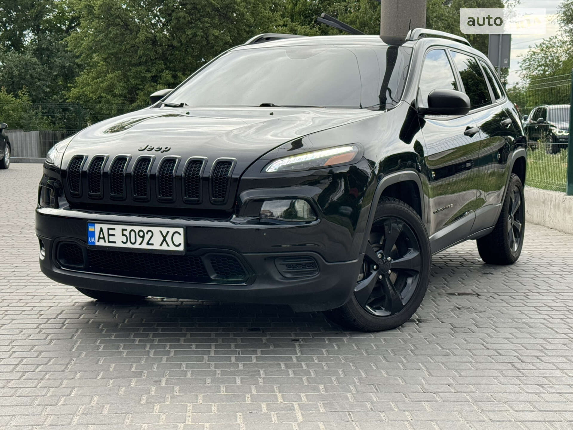 Головне фото звіту автомобіля JEEP CHEROKEE 2017