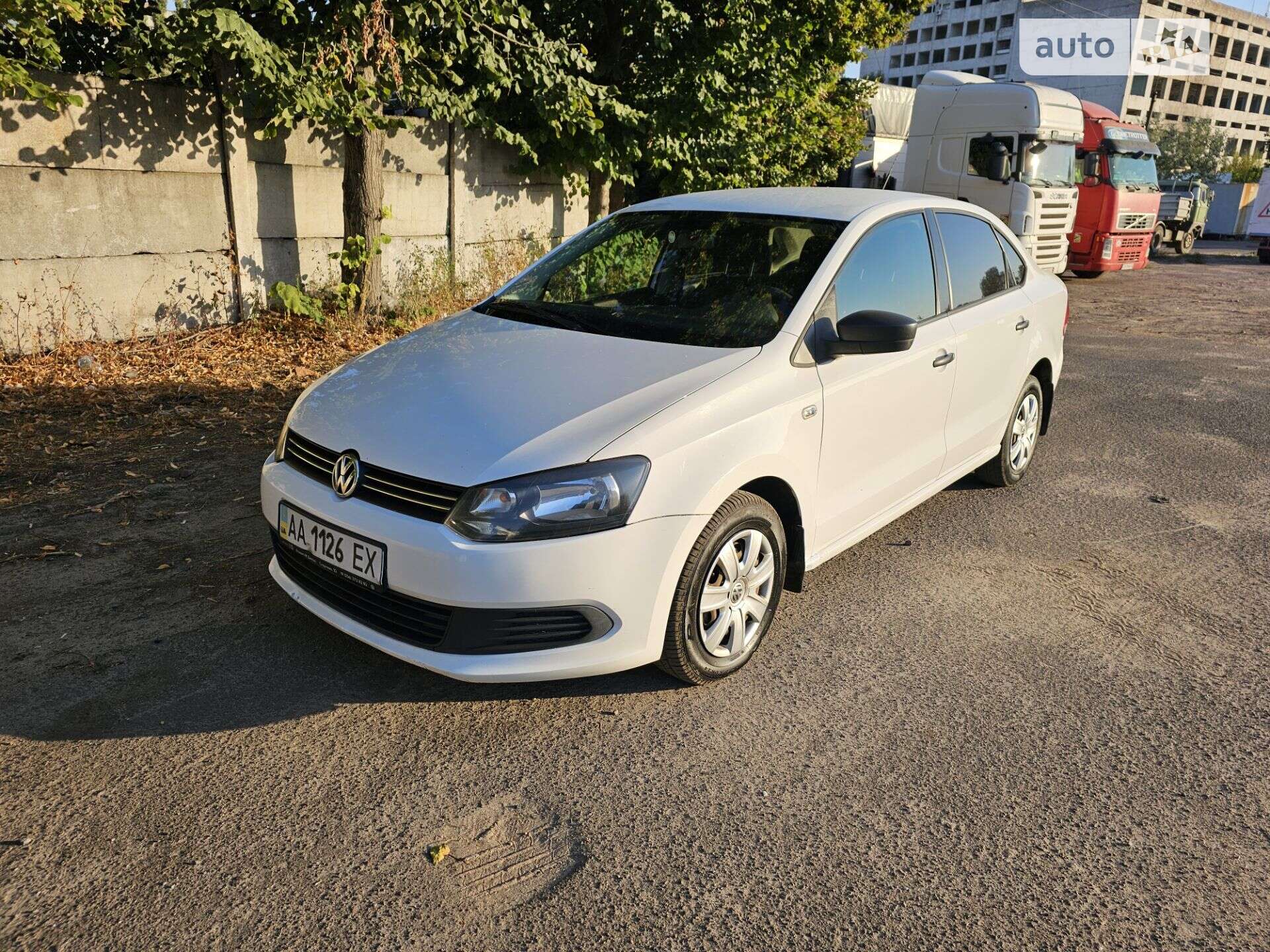 VOLKSWAGEN POLO 2012