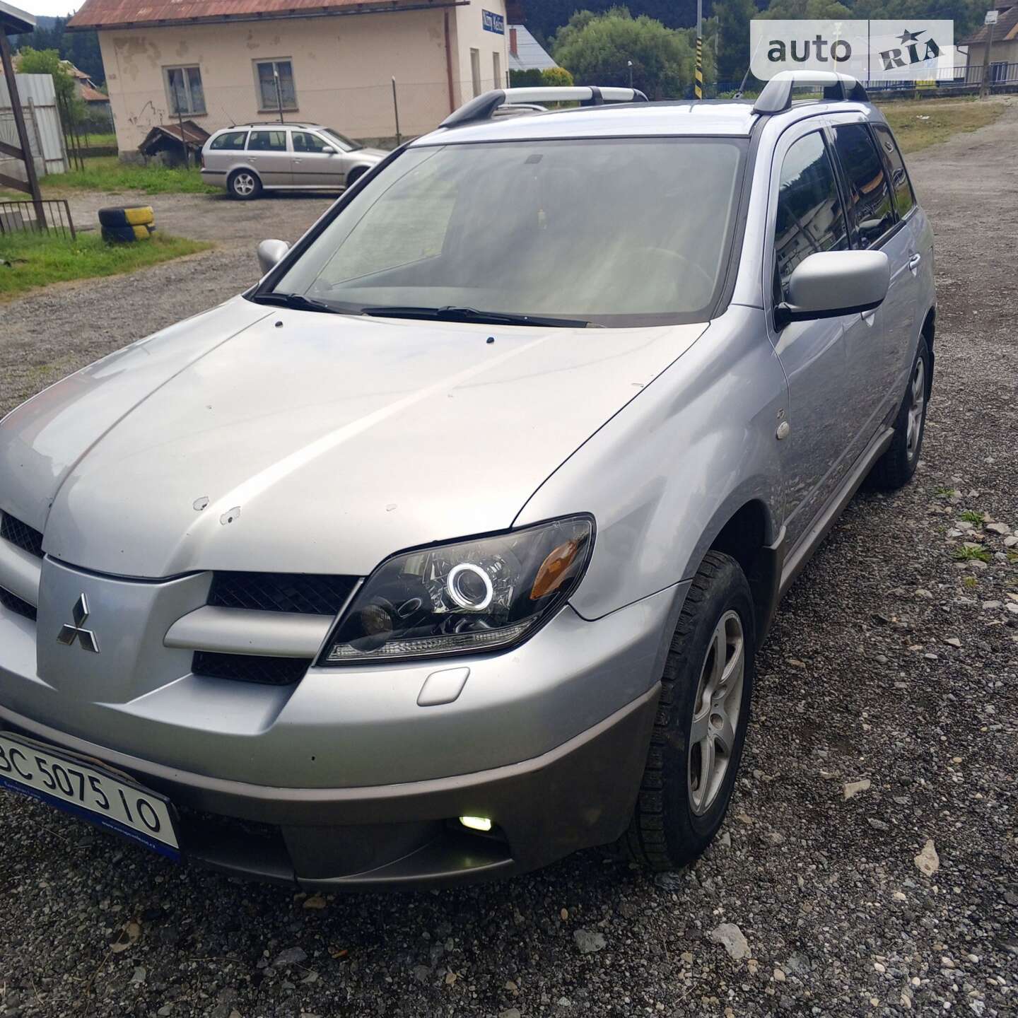 MITSUBISHI OUTLANDER 2003