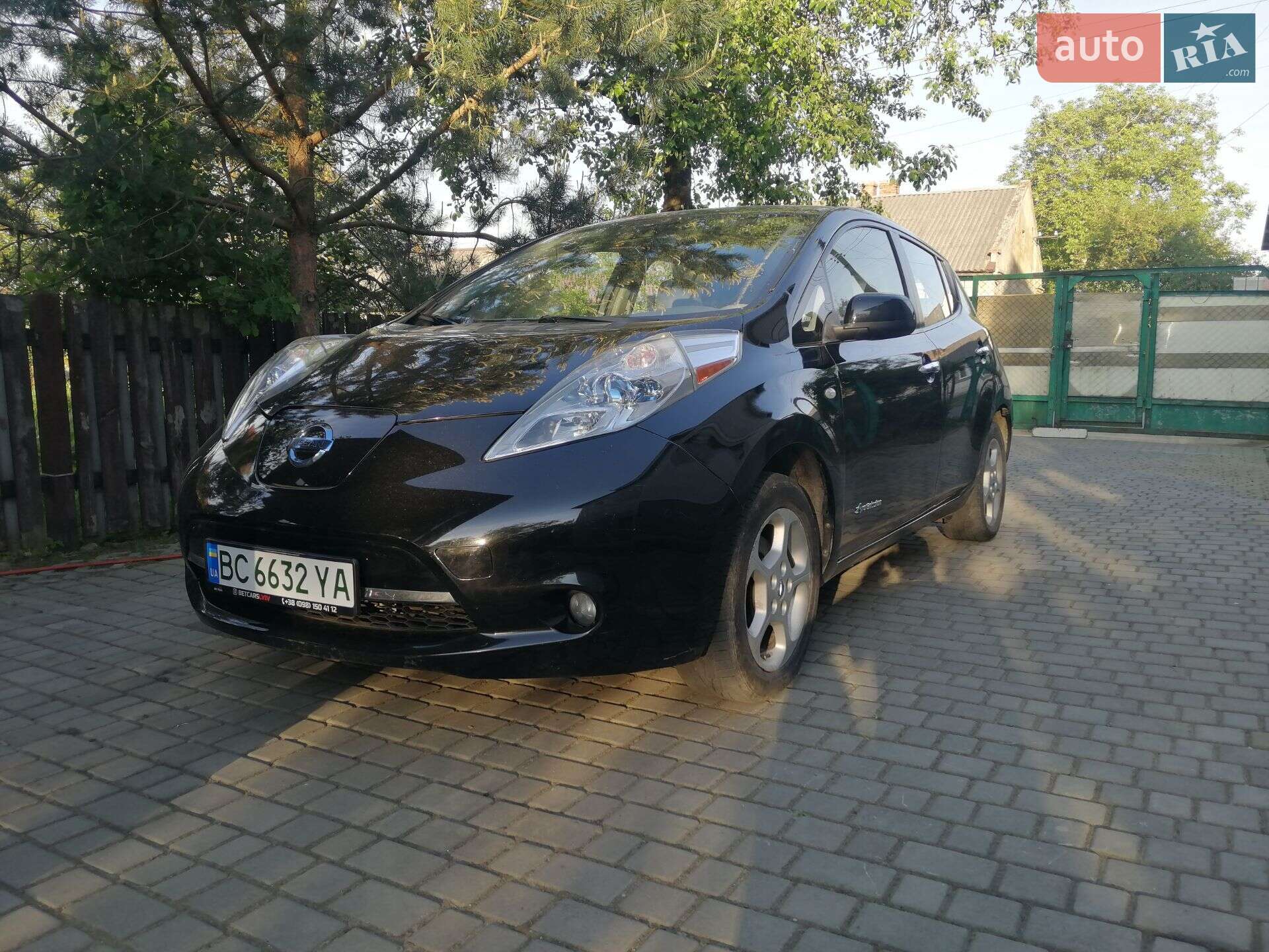 Головне фото звіту автомобіля NISSAN LEAF 2012