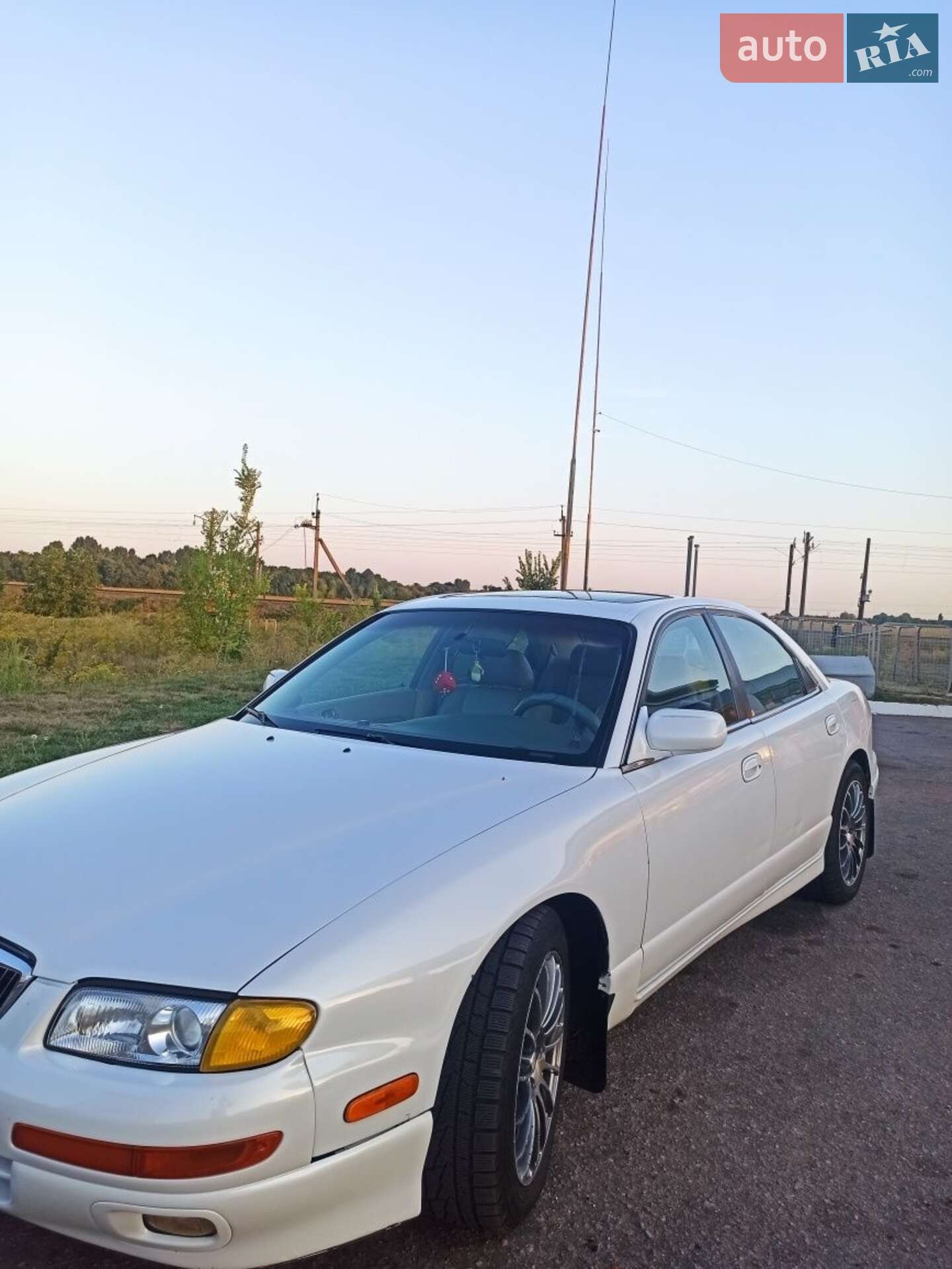 MAZDA MILLENIA 2000