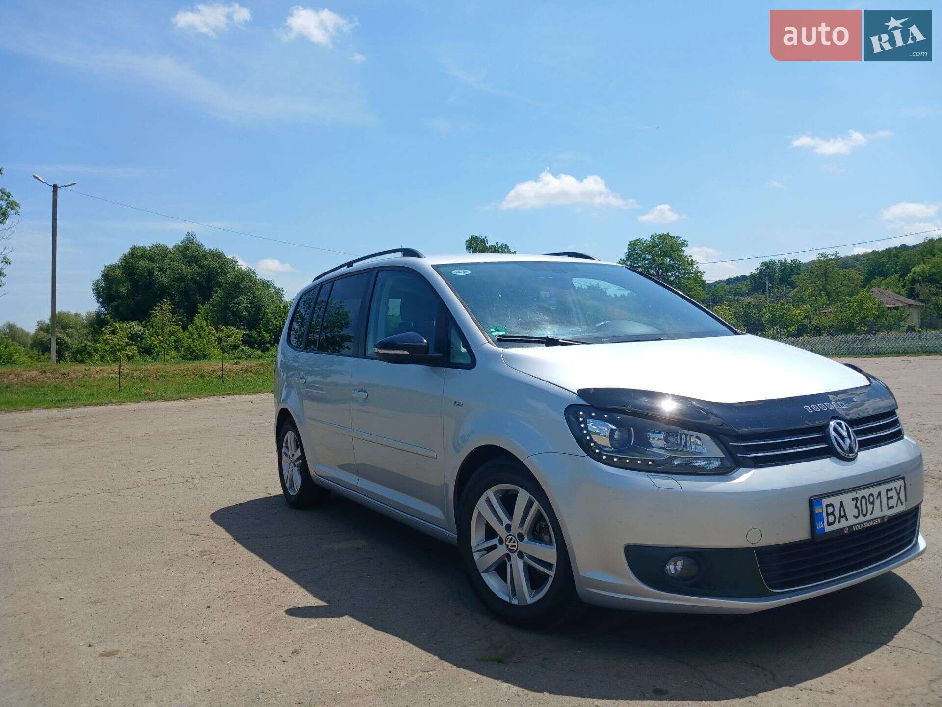 VOLKSWAGEN TOURAN 2012