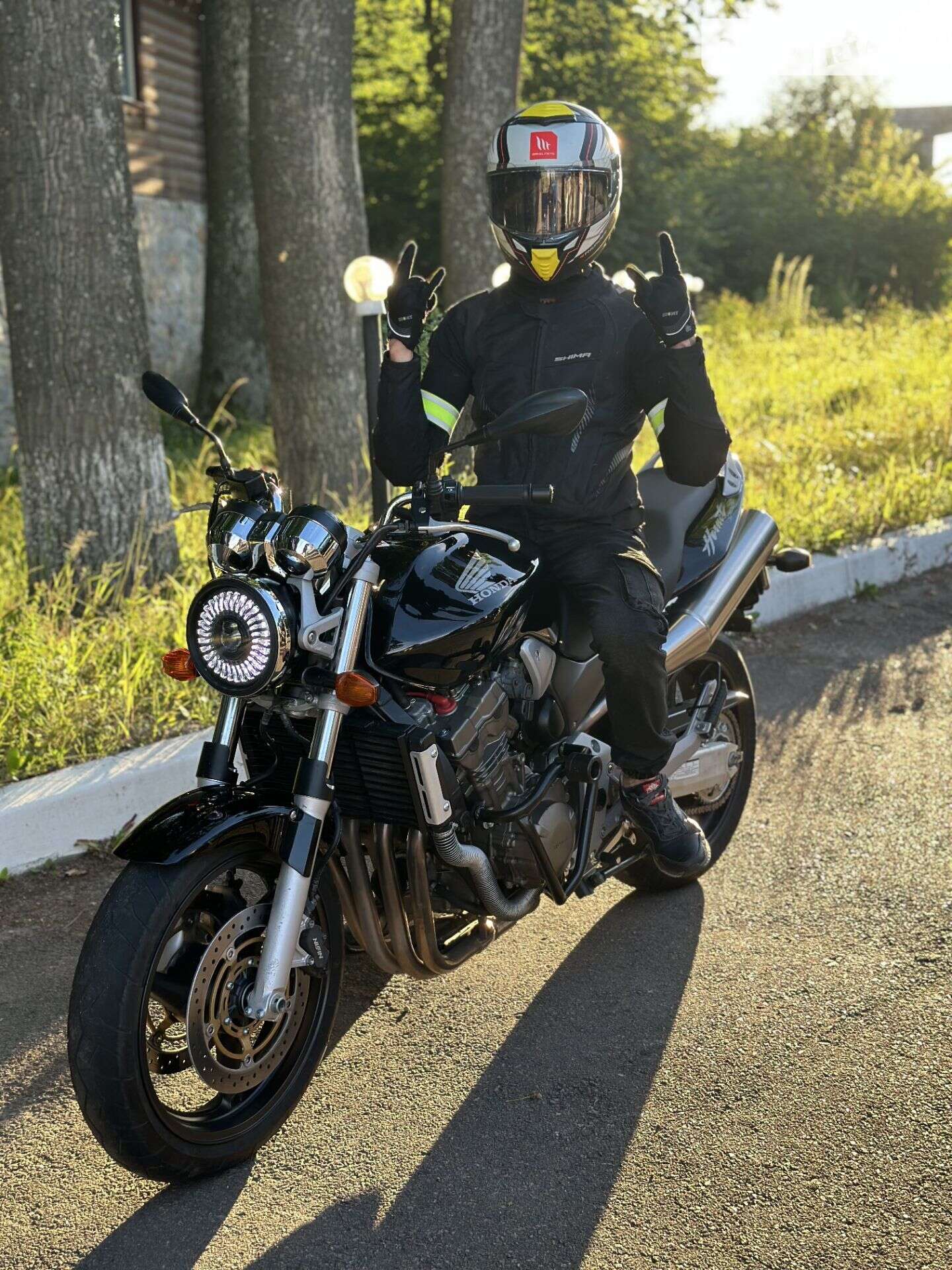 Головне фото звіту автомобіля HONDA SC 48 2004