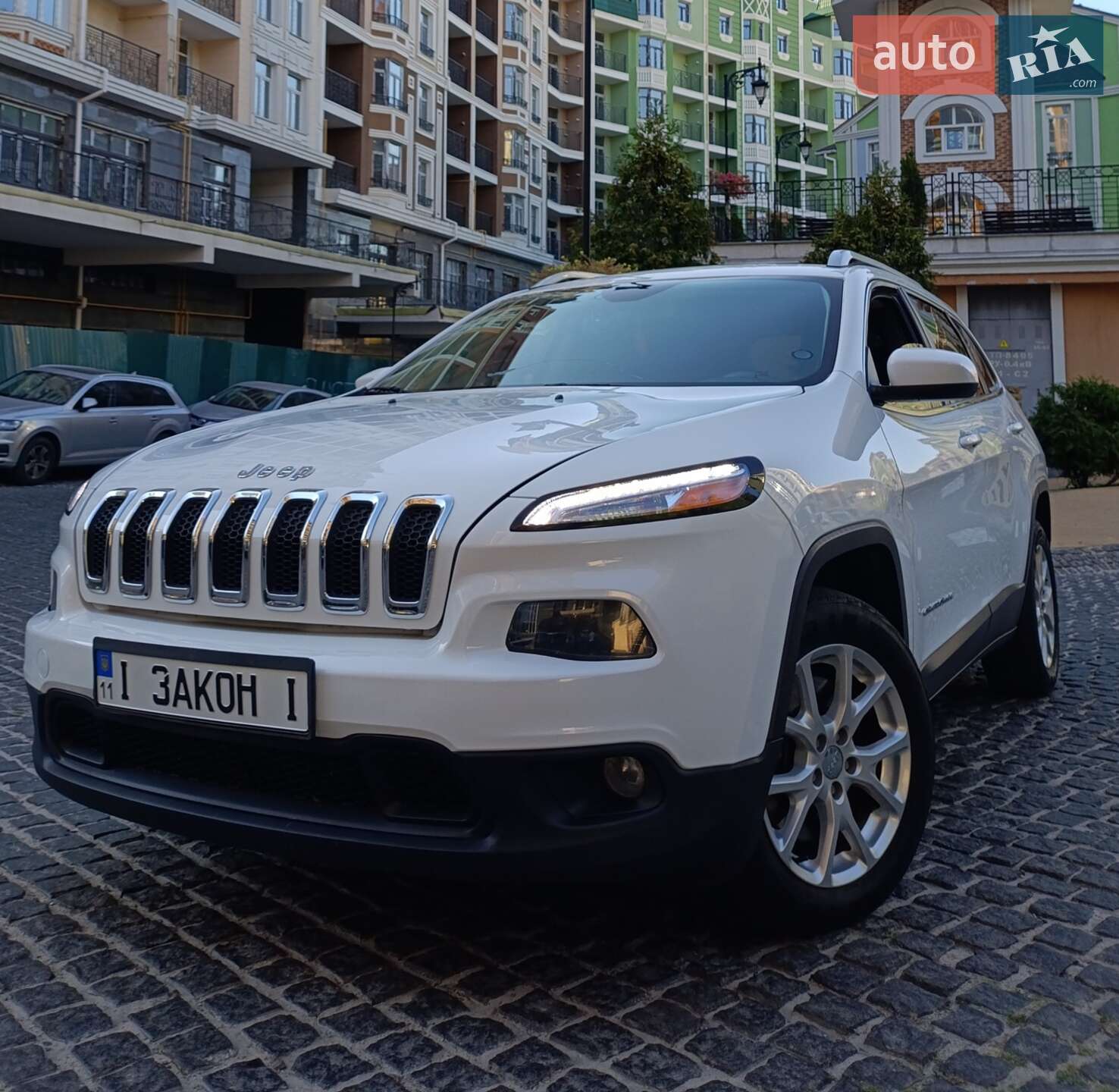 Головне фото звіту автомобіля JEEP CHEROKEE 2015