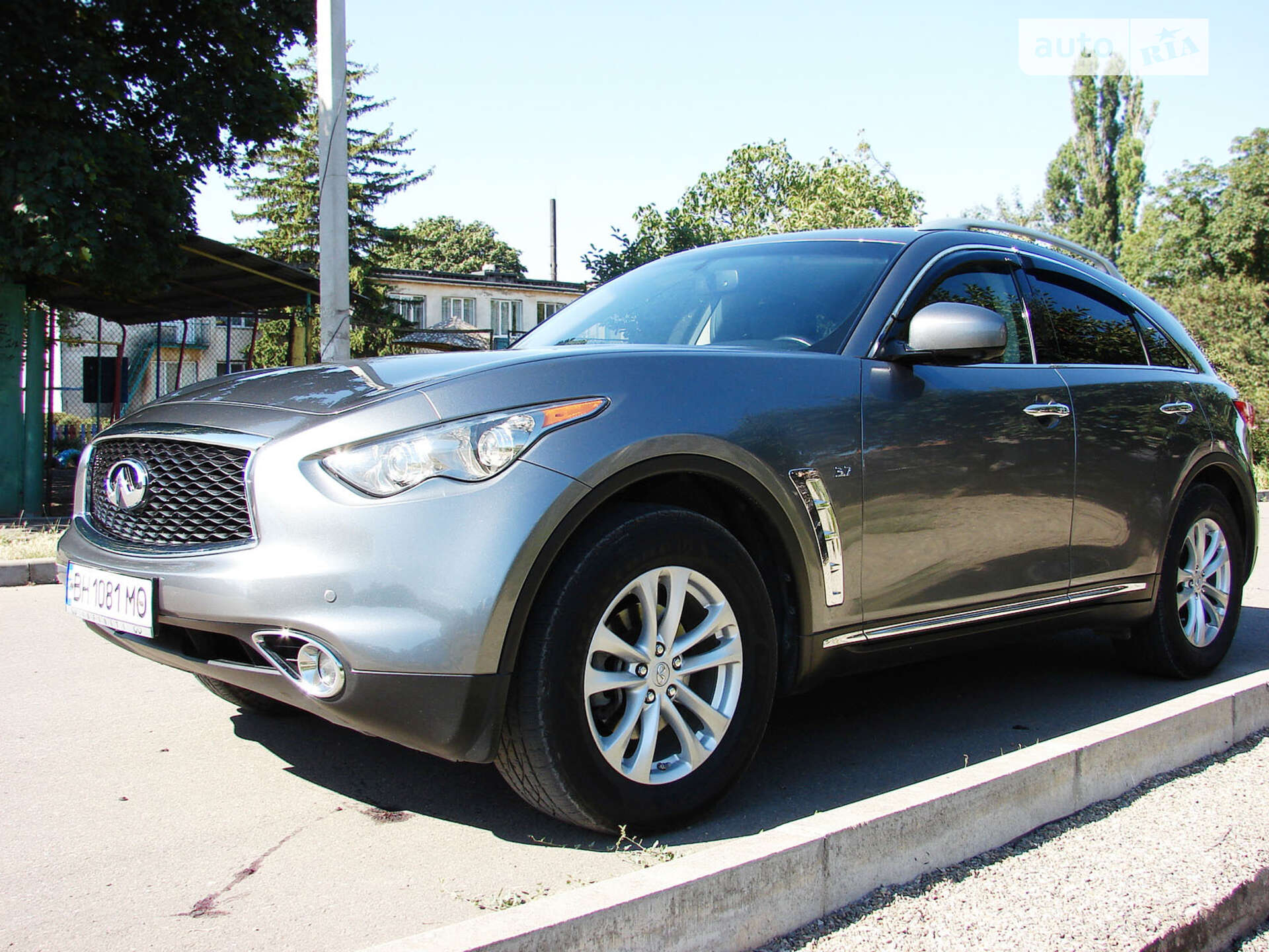 INFINITI QX70 2016