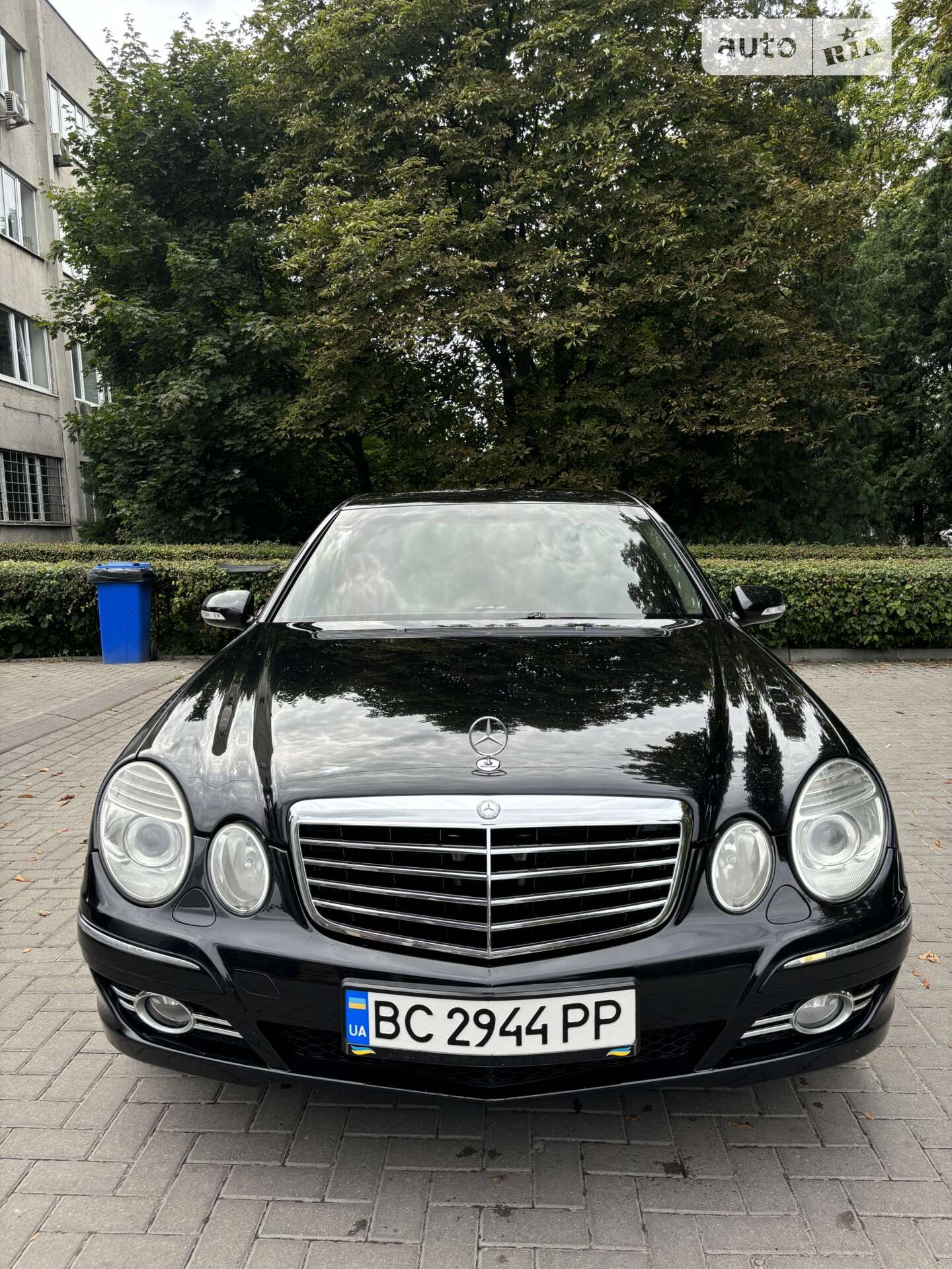MERCEDES-BENZ E 200